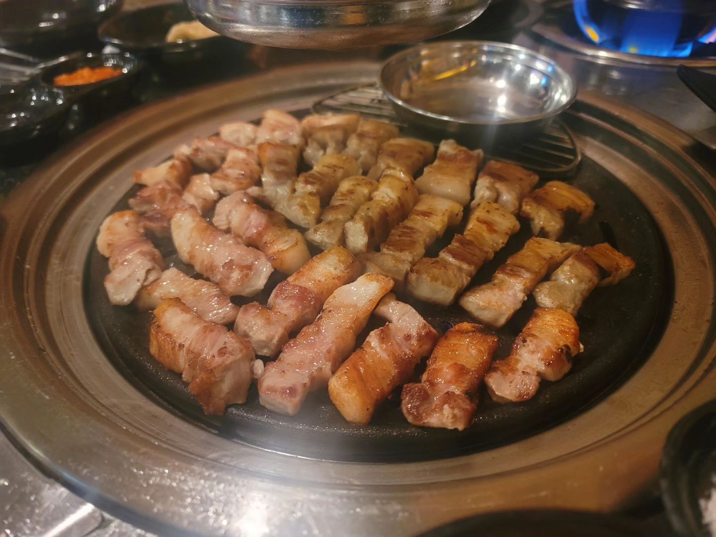 아구구 애기들 덕분에
엄마 몸보신 하는구나

대신 7시전까지만 먹을꾸야

냠냠 된장찌개랑 밥 한공기 뚝딱 먹어버렷!!!
힘은 역시 밥힘! 

#천안맛집 #삼쿡시대
sa_mcook