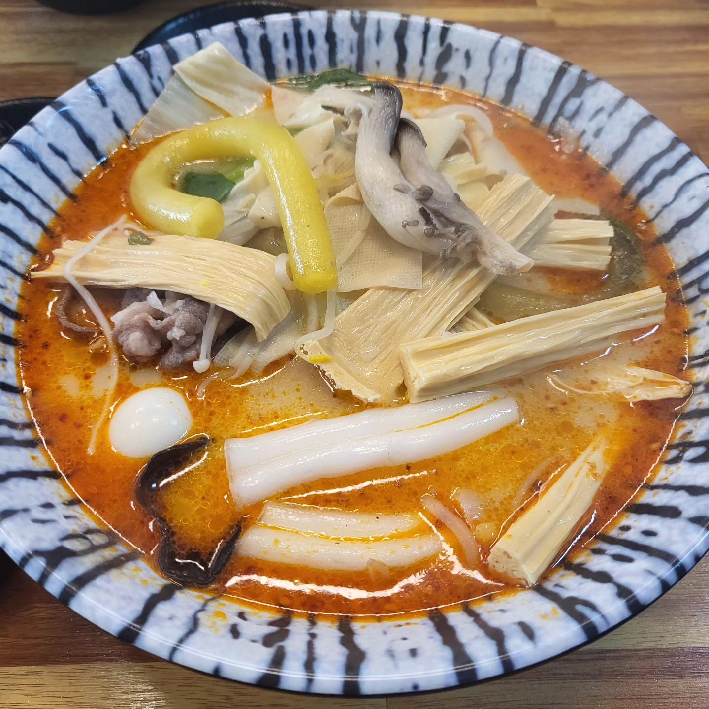 올만에 마라마라♡♡

친구가 꿔바로우 사줌!!!

#점심 #점심메뉴 #친구랑 #맛점 #마라탕 #꿔바로우