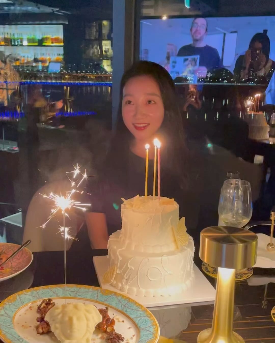 _ 🎂

골프맴버로 만나 
이제는 막내 생일파티도 해주는 
사랑스런 언니들🫶🏻
오래오래 만나요~🧡
