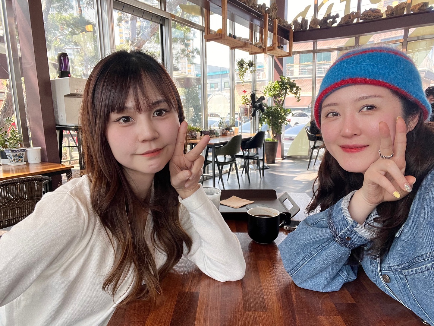 멀리 우리 교회까지 와준 세령언닝
같이 예배드리니 좋구만요❤️

곧 공연보러 가니 또 만나요오오 
seryeong519