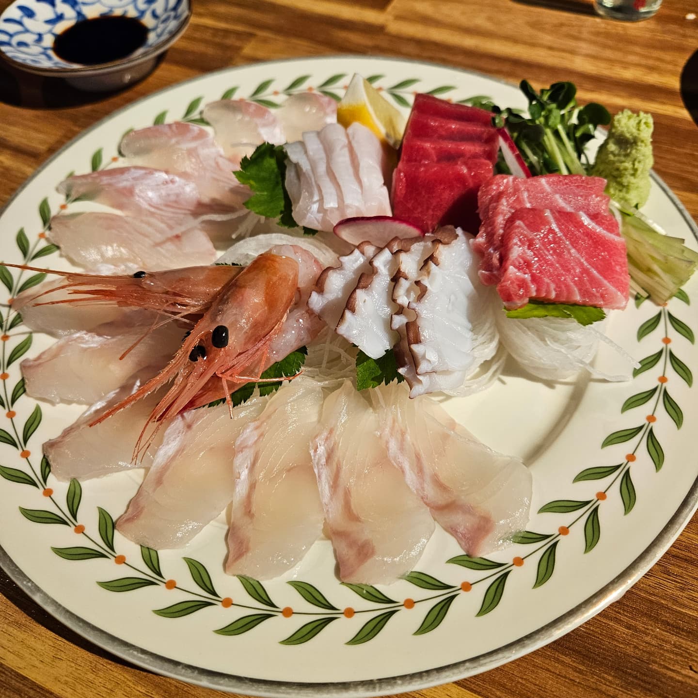 간단하게 2차하기 괜찮은 곳 🍺

모듬사시미 회가 신선하고 사케도 시원하게 마실 수 있어서 2병이나 마셔버렸네요ㅜ 🍶🍶

상호 : 바나나키친
영업시간 : 월~목  17:00 ~ 02:00
금~토 17:00~03:00
주소 :  대구 달서구 월곡로51길 50 1층 /상인동 1413-5
상인역 4번 출구에서 434m
주차장 : 없음
화장실 : 남/여 구분
연락처 : 010-8299-2563
메뉴 : 사케SET 67,000원 

#상인동술집 #상인역맛집 #상인동사케
#상인동술집골목 #상인동이자카야