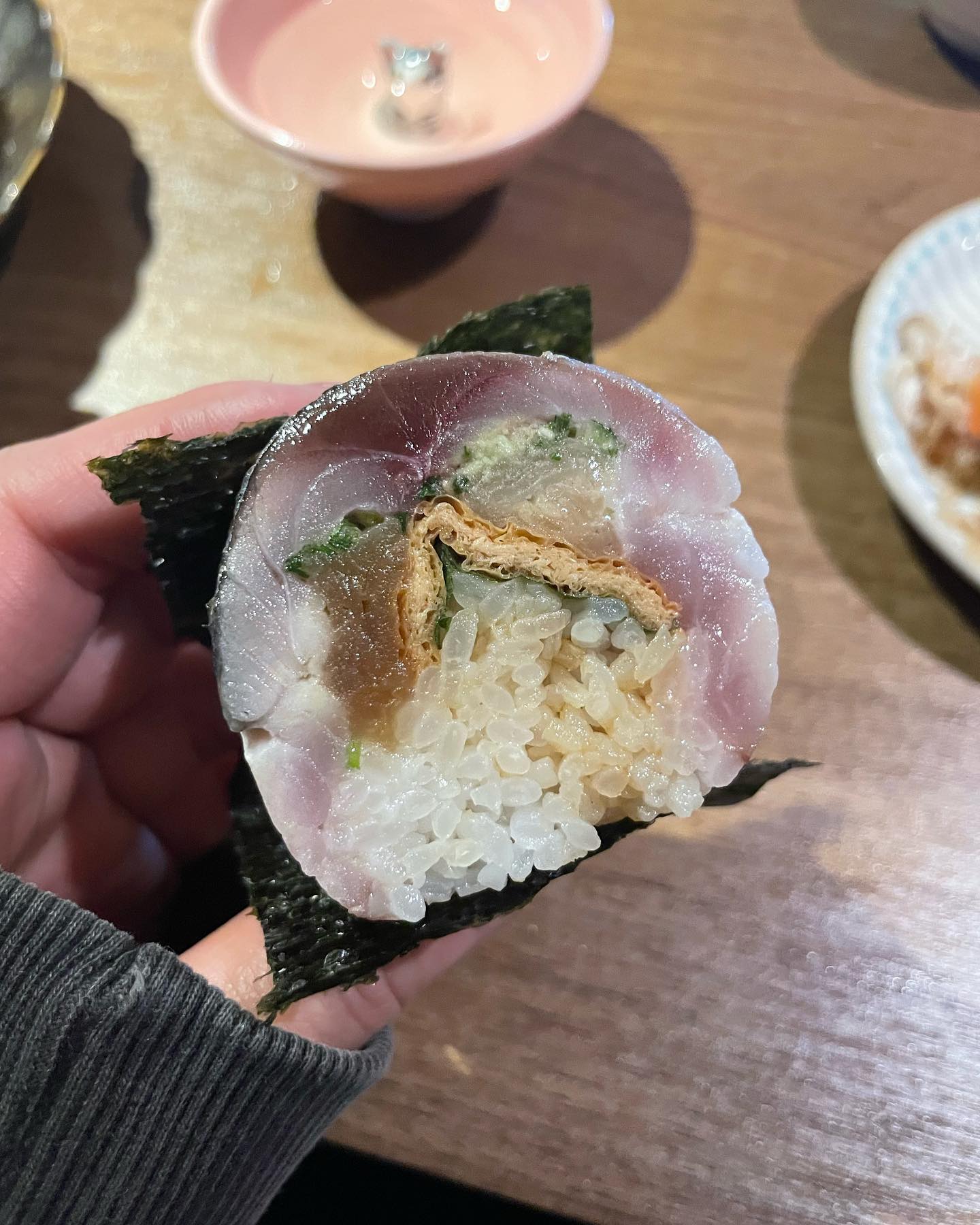 금손친구 덕분에 다녀온 냐옹지마🐈
가성비 넘치는 금액에 처음부터 끝까지 너무 맛있었다ෆ

예약전쟁에서 꼭 승리하세요🙏🏻

📍#문래 #냐옹지마 
(서울 영등포구 도림로 141다길 13-2)
🕑화 - 토 18:00 ~ 23:30 B/T 20:30 ~21:00
매주 일, 월 정휴

#문래동맛집 #문래동술집 #문래핫플 #오마카세