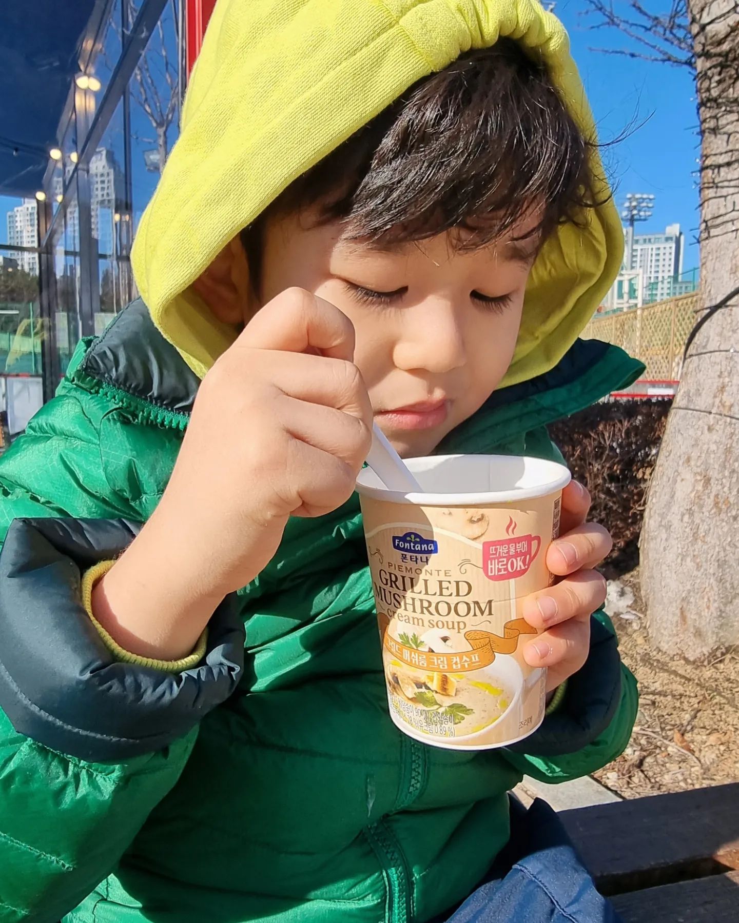 #스프먹방🥣  #폰타나스프 #맛있구나  #요즘빠져있는스프 #해장하시는줄 🙃#따듯하게한컵하세요 🤗  #먹방꿈나무🌳 #아들스타그램 #애스타그램 #우주니그램 #육아일상 #육아소통 #맘스타그램 #도치맘 #주부스타그램 #일상스타그램 #데일리그램 #좋아요 #좋아요반사