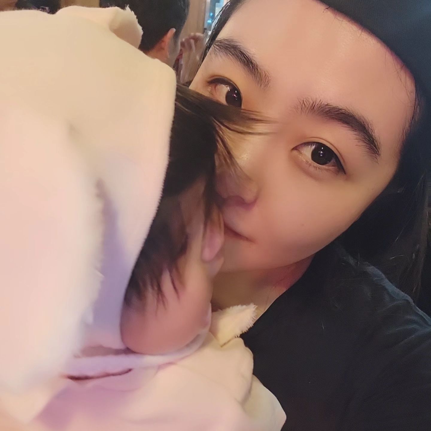 #집앞마실👣 | 산장웅계 첨단

집앞에 가게 생기는거 보고 또 보고_
창문으로 보던 가게.. 😂 
아기의자 있는지 전화로 여쭤보고
방문해서 넘나 편했어요 😆 
닭특수부위 넘나 좋아용 🐔 

#광주맛집 #광산구맛집 #첨단맛집 
#광주닭특수부위 #산장웅계첨단점
#냠냠😋 #외식하는날🍴