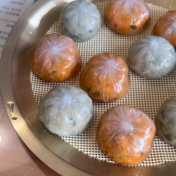 자가제면 칼국수 존마탱..!!!
#사골칼국수 #비빔칼국수 잘하는집 발견👀🧡
사골 국물 찐인곳, 여름에 먹기좋은 비빔칼국수까지
너무 맛있게 먹고 왔습니다 만두는 필수 #반시면옥 

▫️반시면옥
▪️경기 고양시 일산동구 백석로71번길 34 1층 반시면옥
▫️11:00~20:00 라스트오더 19:00