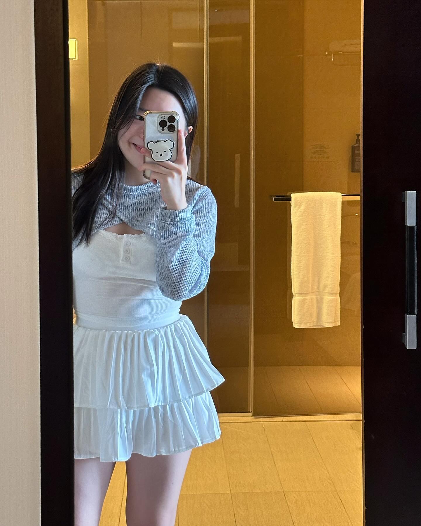 호캉스는 오랜만이라 신이나📸

#거울셀카#거셀샷#델룩#여자코디
#쉐라톤#송도카페#벚꽃엔딩#데이트추천
#좋반#선팔100#レディースコーディネート