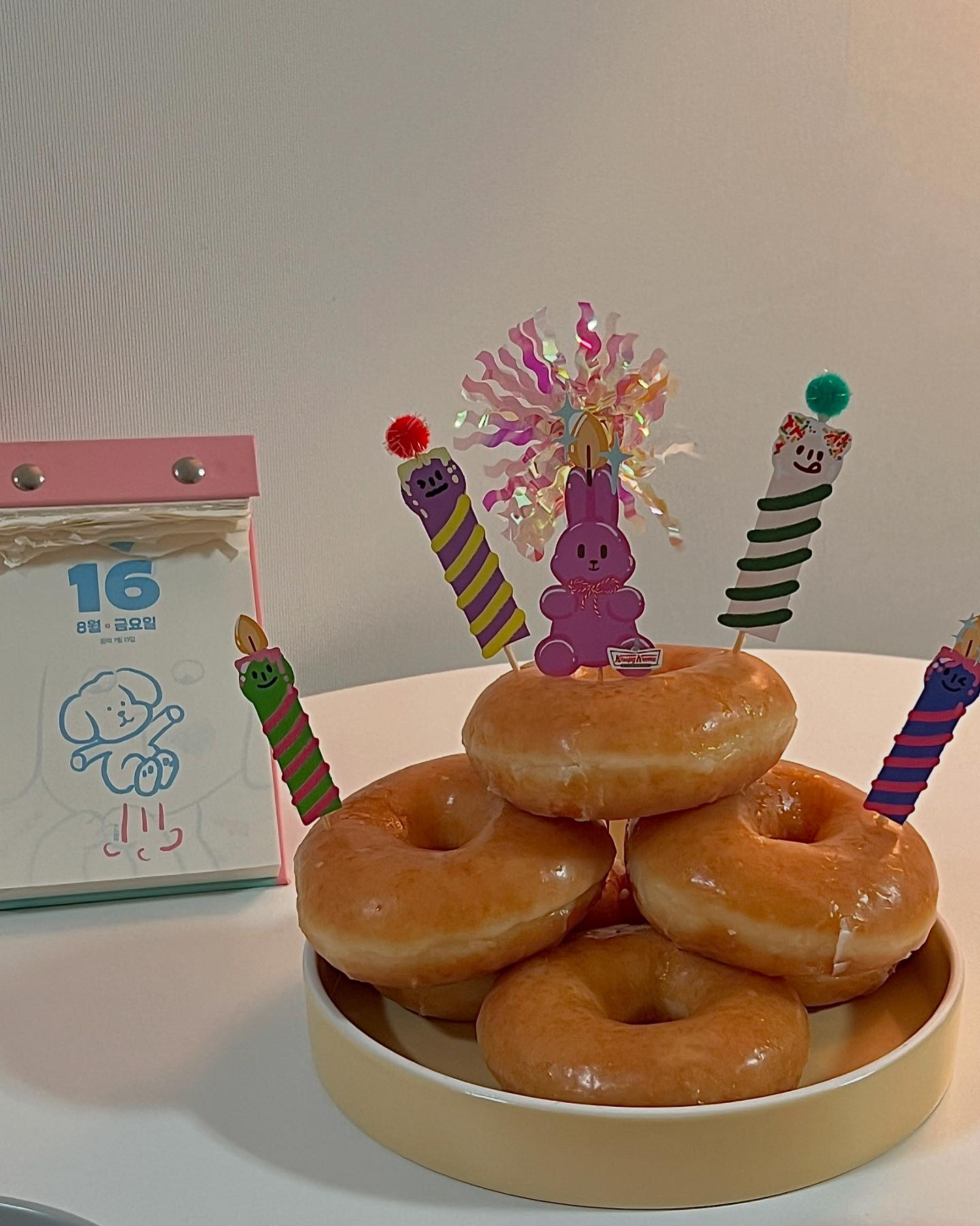 귀여운 내 진이 생일 🎂🍩🤍