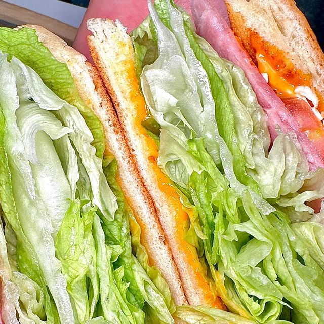 🐰냠삐삐🐰 | 서울맛집 | 경기도맛집 | 하남맛집 on Instagram: "🐰겉은 바삭하고 속은 촉촉한 바게트 샌드위치와 특별한 페이스츄리 샌드위치를 맛볼 수 있는 미사 샌드위치 “로드샌드위치