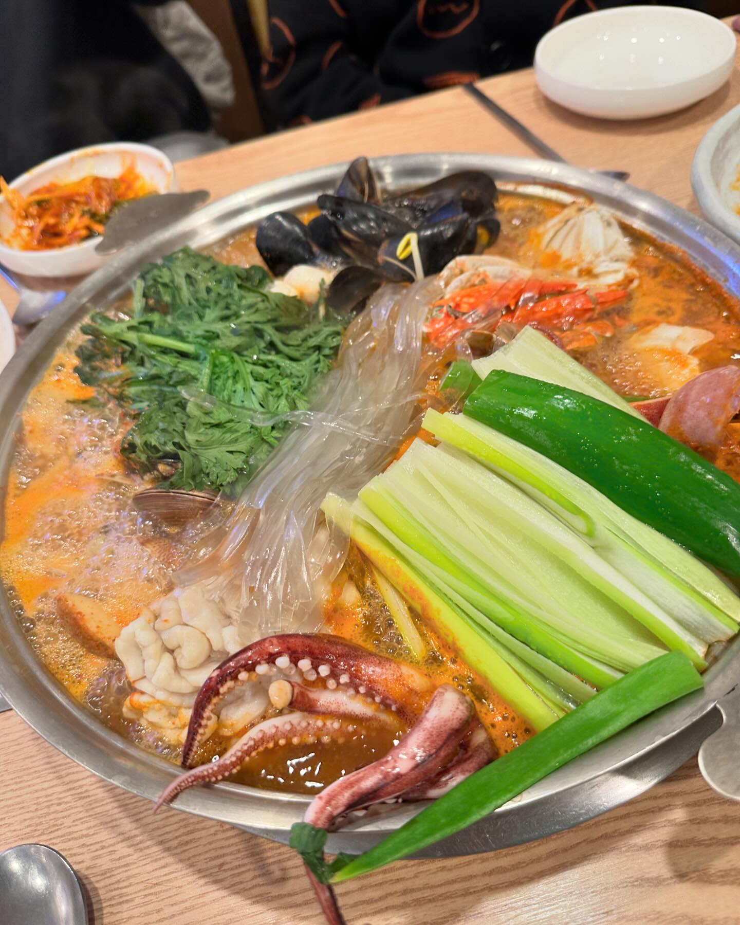 #밀리네해물탕 오랜만에 해산물💕💕
-
#탕후루 만 먹으면 기분이 좋아지는 #딸기언니 ㅋㅋㅋㅋ
평소에 잘 안사주니 사줄 때 무조건 두개먹어야 된다고…
ㅋㅋㅋㅋㅋㅋㅋ #아빠한테혼남주의
-
#남매맘 #비글남매 #주말일상