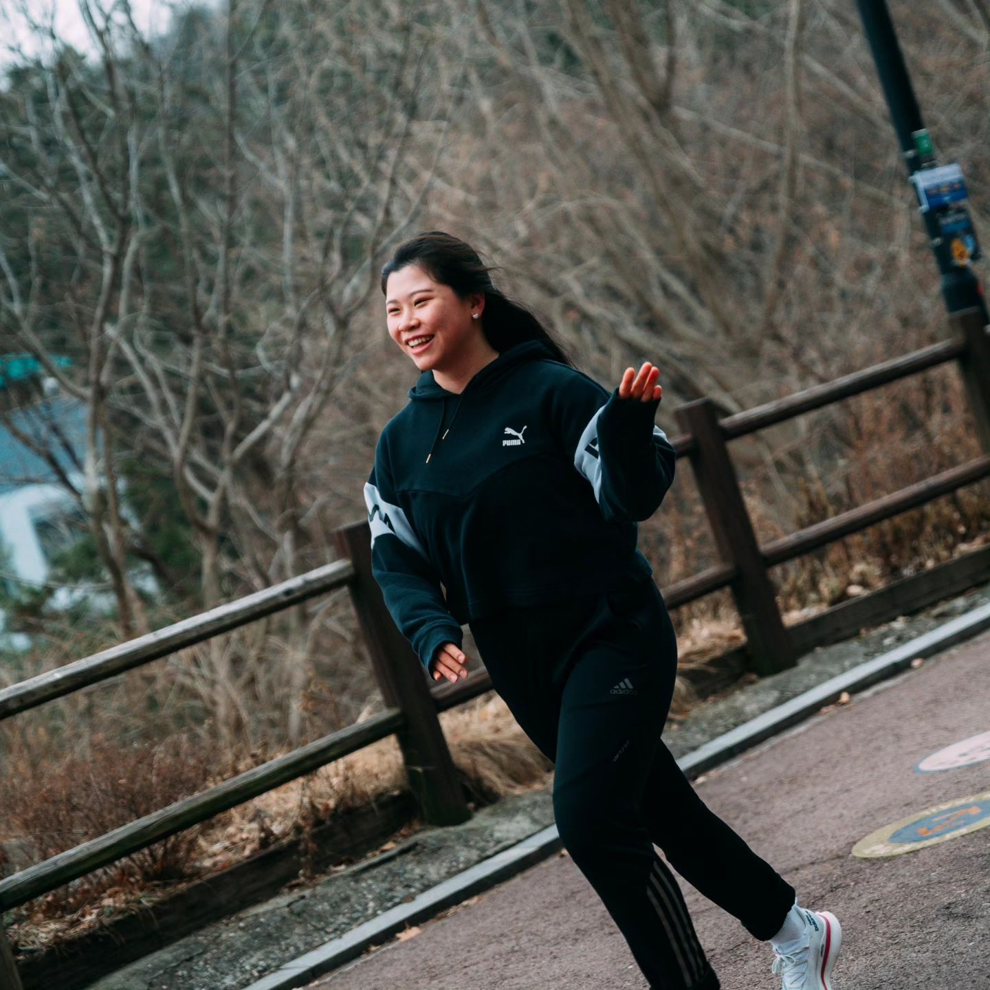 2주간 부상 치료 후 남산 복귀런🏃‍♀️🏃 상태 때문에 1회전으로 끝나서 너무 아쉬웠다ㅠㅠ 다음에는 다 나아서 목표치 완주 가보자고🔥🔥🔥 다시 열심히 달려야징

함께 뛰어주신 분들과 코치님께 무한 감사를!!👍👍🙏🙏🙏

🔫 training_day.rc 

👹 happy_run77 
👹 ji___ho 
👹 kojunseok 

📸 leenua_ 

🔋 vitalsolution
🧃 seasnoff.active 

#트레이닝데이 #RunHardorGoHome 
#브이솔 #바이탈솔루션 #바이탈솔루션에너지젤
#시즈노프 #런앤드 #지구력워터 #러닝 #러닝스타그램 #트데이 #런린이 #running #runstagram