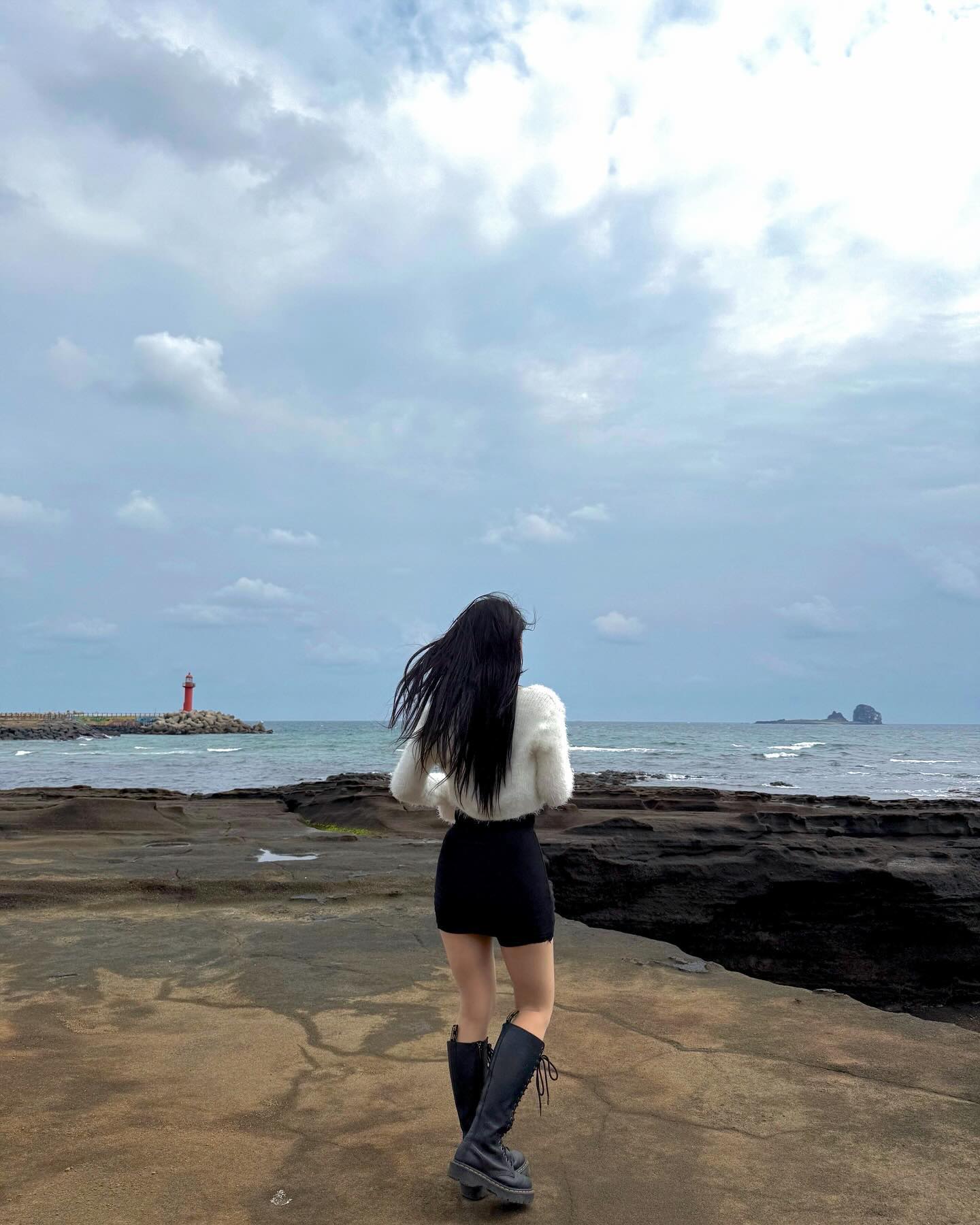 기카에 얼굴 보이면 큰일 나는 애 😇