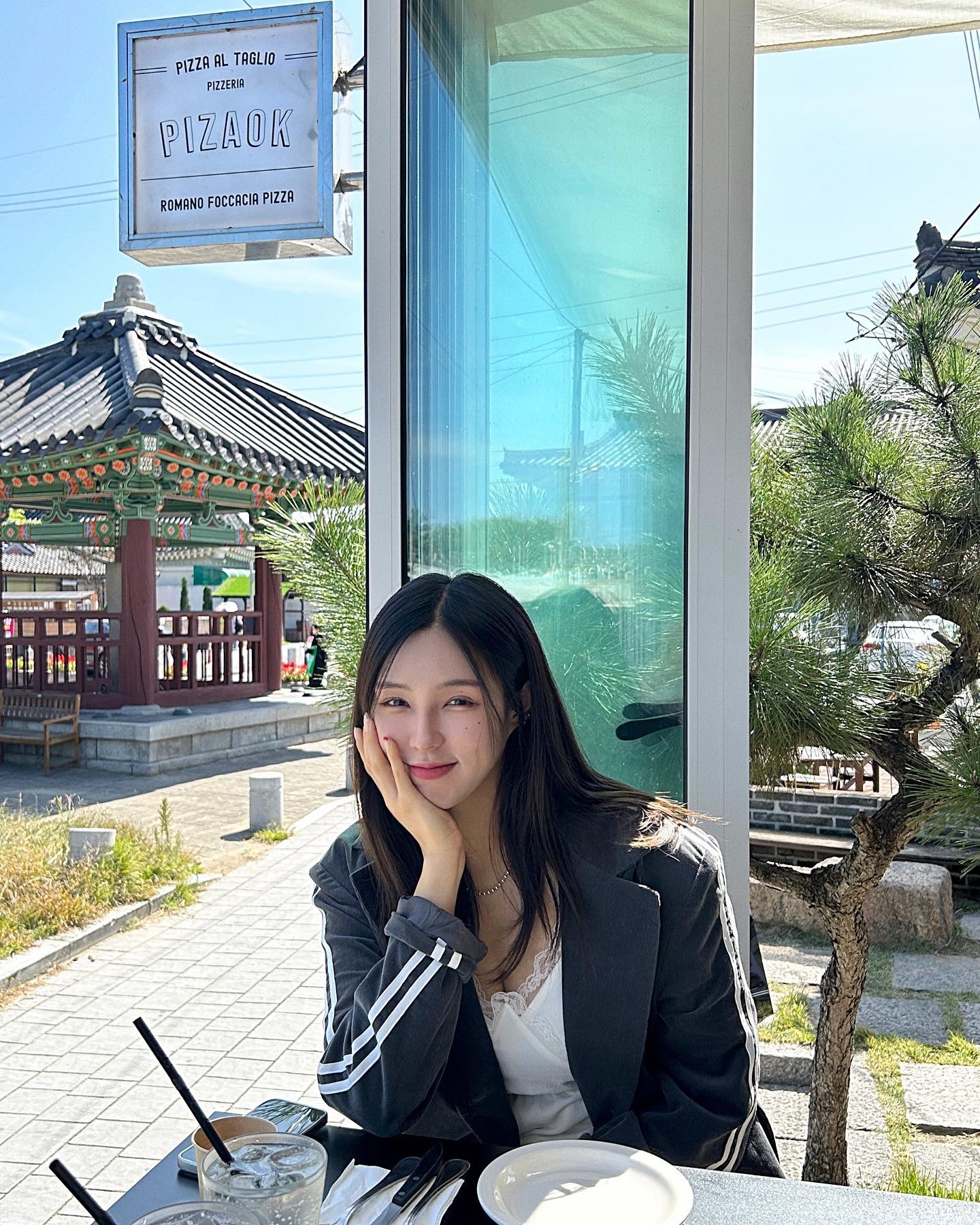 이정도면 이 원피스는 내 피부여.