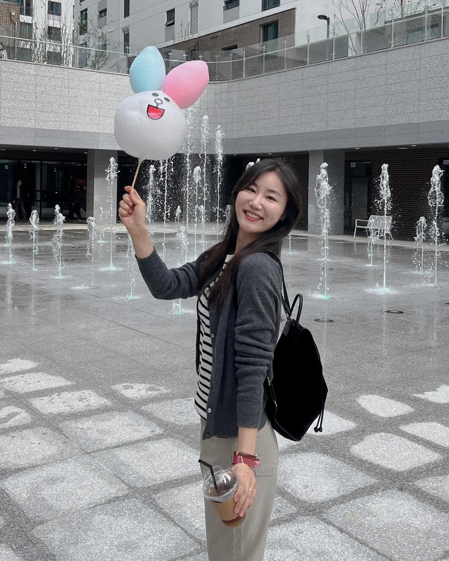 집 구경 잘했습니다 😋
담달 이사 두둥 ❣️

#이사준비중 #백팩코디 #백팩추천 #가디건코디 #가을데일리룩 #가을코디추천 #스트라이프니트 #30대여자코디
