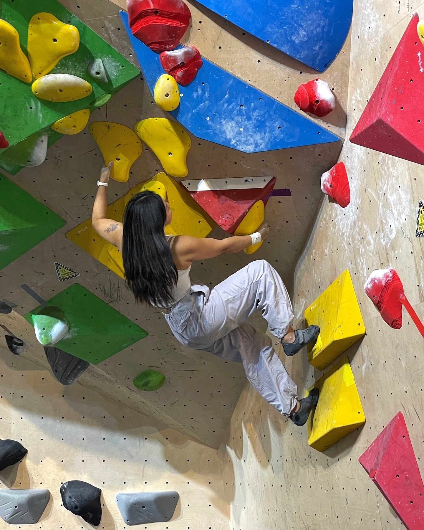 평일 퇴근클 성수클팍🧗🏻‍♀️
⠀⠀⠀⠀ 
⠀⠀⠀⠀ 
🟤 𝐱𝟏 🟣 𝐱𝟒
⠀⠀⠀⠀ 
⠀⠀⠀⠀ 
영니랑 간만 퇴근클 그리구 치킨(?) 
컨디션 이슈도 맞지만 살찐거 맞움 ᕕ( ᐛ )ᕗ
몸이 천근만근 이슈 ㅋㅋㅋ
⠀⠀⠀⠀ 
⠀⠀⠀⠀ 
#돼지클라이머 🐷