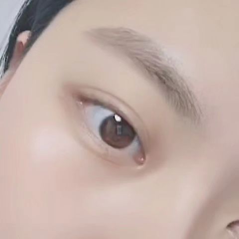 #협찬 
겨울철 찬바람에도 끄떡없는 물광 뽀용 내 피부✨️

전성분 EWG 그린성분과 자연유래성분의 저자극 스킨케어로 예민지수 200%인 나도 맘껏 쓸 수 있다

아쿠악실, Blue complex HR등 특허성분을 함유해서
수분, 진정, 보습, 탄력 집중 강화!

산뜻하고 촉촉한, 끈적임 없는 토너 레이어링 하는 거 좋아하는데
트리트 아쿠아 토너로 레이어링 ➡️ 트리트 젤 에센스 궁합이 참 좋다
트리트 모이스처 크림으로 마무리 아침까지 수분 꼭 잡아주기😘

#화해 #화해SNS리뷰단 #촉촉피부 #수분화장품 #피부탄력 #스킨케어 #수분충만 #저자극화장품 #진정 #보습 #소미트리트젤에센스 #소미트리트아쿠아토너 #소미트리트모이스처크림