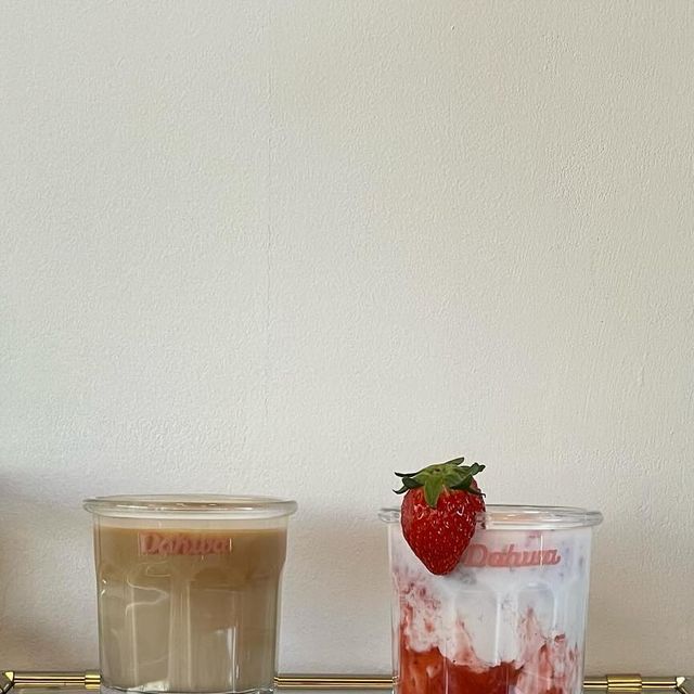 폴린 on Instagram: "#광고 행궁동 카페도화에 방문하고 왔습니다! (@dohwatiger @cafedohwa ) 📍주소 : 경기도 수원시 팔달구 정조로 887 카페도화 행궁동에 있는 카페인데 아침 7시부터 밤 11시까지 늦
