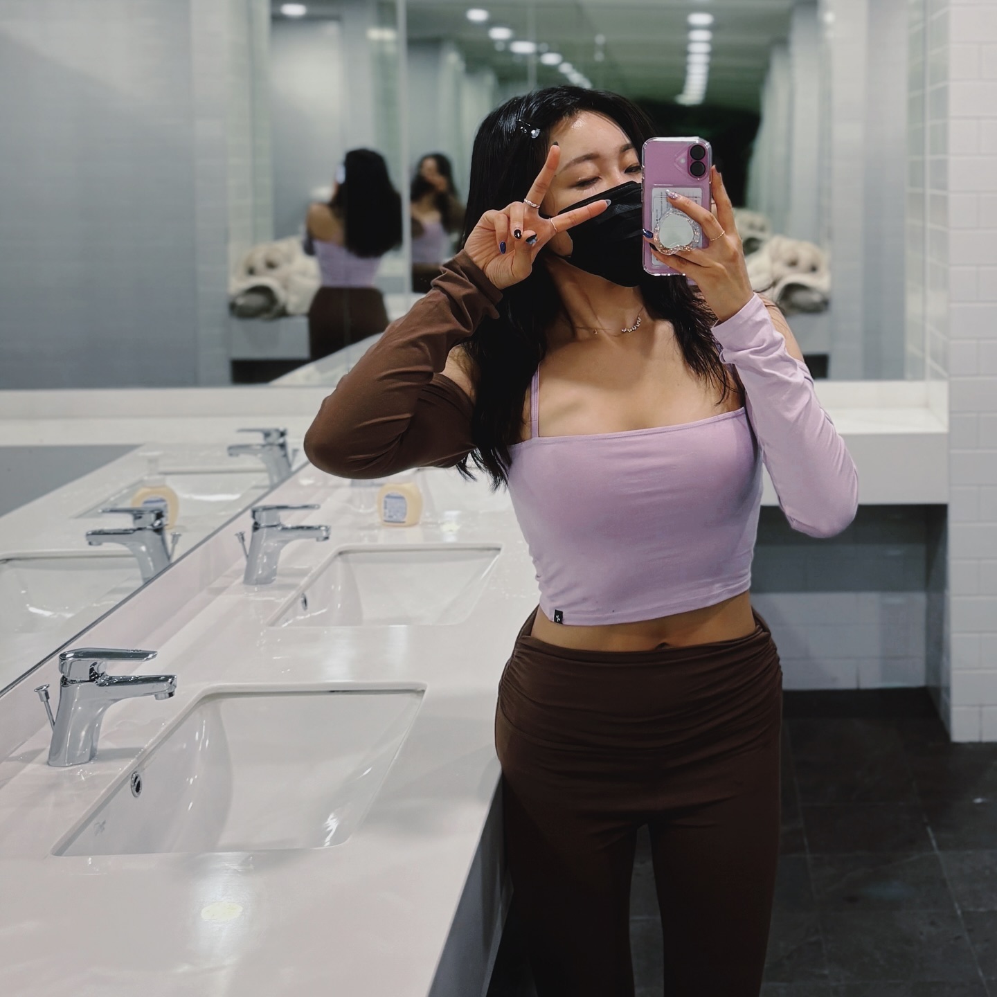 시작은 평온했으나•••
탈탈탈 털린 일상,, 오히려좋아..?¿
그리고
화질 짱좋아져꾸만 우헤헤💜
예쁜 필테복도 감쟈해오
pipi_heals 🤎

.
.
#협찬#필라테스복추천 #pipiheals 
#아이폰16#불금#불금엔운동#헬스타그램#헬린이#헬창