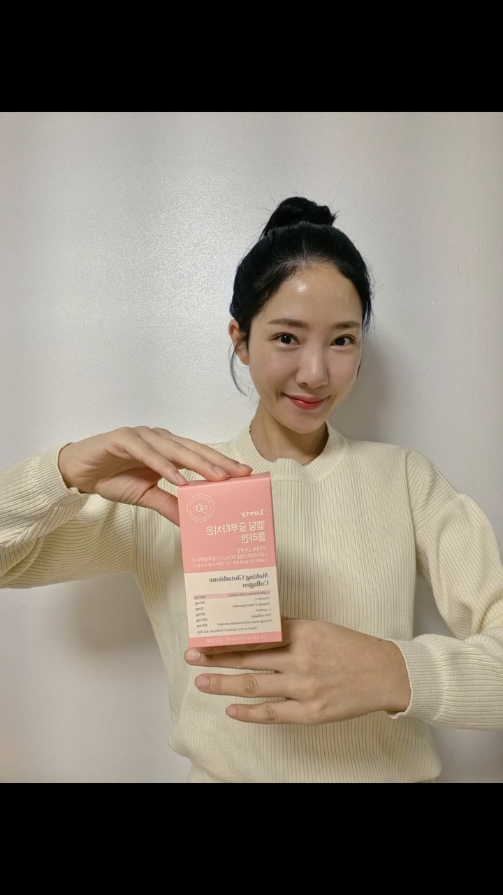 [럽티 멜팅 글루타치온 콜라겐]#광고

예쁘게 관리하는 방법중 하나!!! 글루타치온!!!!!
흡수력이 좋은 글루타치온을 소개해 드릴게요~

천연 효소 글루타치온 - 럽티 멜팅 글루타치온 콜라겐은 우리 몸에서 만들어지는 천연 효소인 글루타치온을 함유하고 있어 피부 건강을 지원합니다.
프리미엄 원료 함유 - 글루타치온 50%를 함유한 프리미엄 원료를 사용하여 탁월한 효과를 제공합니다.
이지멜팅공법 분말스틱 - 구강 점막에서 빠르게 용해되는 이지멜팅공법 분말스틱으로 편리하게 섭취할 수 있습니다.
흡수가 빠른 저분자 콜라겐, 엘라스틴, 히알루론산 - 저분자 콜라겐, 엘라스틴, 히알루론산 등의 성분이 함유되어 있어 피부에 빠르게 흡수되어 탄력과 수분을 유지합니다.
밀크세라마이드, 효모추출물 함유 - 밀크세라마이드와 효모추출물이 함유되어 있어 피부 보호와 진정 효과를 제공합니다.
비타민C, 시스틴, 비타민E 시너지 배합 - 비타민C, 시스틴, 비타민E와 같은 성분이 함께 배합되어 피부 속 글루타치온 생성에 도움을 주어 피부 건강을 지원합니다.

[럽티 멜팅 글루타치온 콜라겐]을 검색해 주세요~
luvty_official
.

#협찬 #글루타치온 #고순도글루타치온 #환원작용 #환원반응 #분말형글루타치온 #맛있는글루타치온 #백옥 #맑은피부