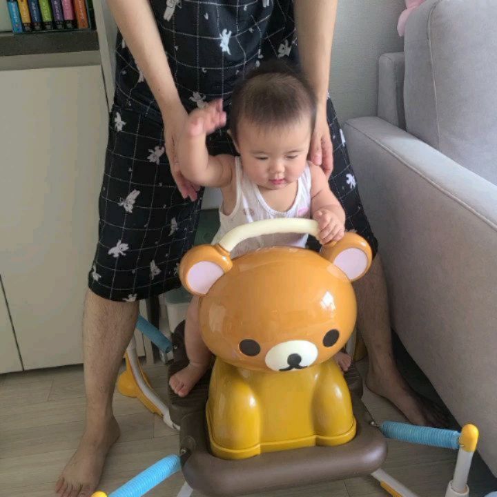 D+253일차 지훈이♡

귀염둥이 지훈이~ 
오늘도 알차게먹고 덜자고?!
신나게 놀았다!

잘먹고 아프지말자 우리아들..
그리고 늘 신나게 행복하게
재미있게 놀자 아가야~^^

아빠의 액션토끼잠옷은 
엄마작품.. 집에선 시원한잠옷이 
좋아요~♡ 그리고 아가도 
옷에 그림을 좋아해요^^

#흑토끼띠아기 #공동육아 #빨대놀이 #자기주도이유식 #자기주도야매이유식 #흡착식판 사자 #리락쿠마스프링카