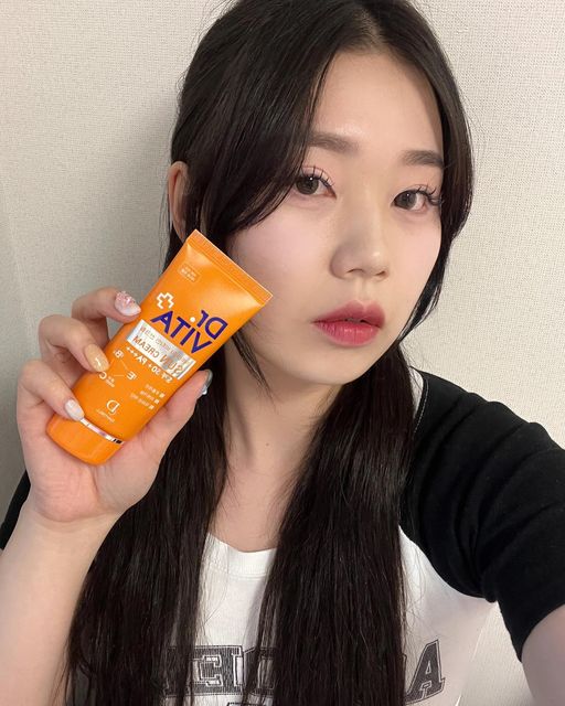 헤무 on Instagram: "#협찬 #닥터비타비타민선크림 ✔️ 한번의 터치로 가볍게 자외선 완벽차단 ✔️ 가벼운 밀착감과 오래 지속되는 자외선 차단효과✨ ✔️ 미백, 주름개선, 자외선 차단