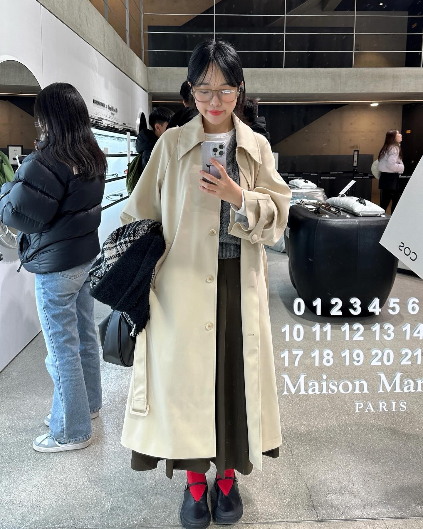 예쁜거 많이 본 날 🥀🤎

charmy_cm_official 
thechemi_wholesale 
blancsurblanc_official 
gentlemonster 
maisonmargiela 
lowflow_official 

#갖고싶다

#젠틀몬스터 #젠틀몬스터마르지엘라 #하우스도산 #챠미 #charmy #주얼리 #실버주얼리 #하트목걸이 #실버목걸이 #selfie #ootd #date #fashion #fashionstyle #fff #KKK #일상 #데일리룩 #패션 #블랑수블랑 #로우플로우