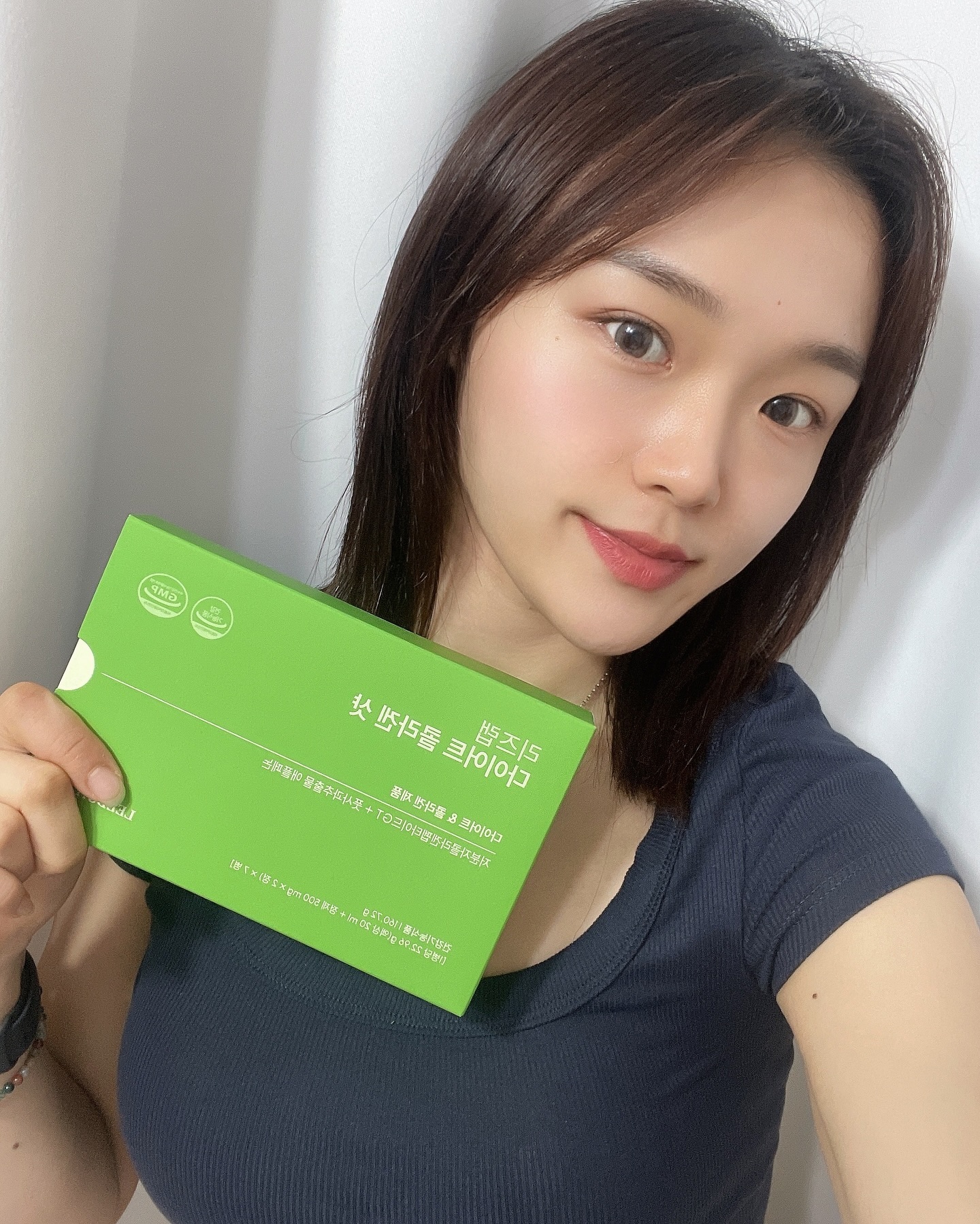 #협찬
⠀
다이어트로 인해 피부 푸석해진피부를
하루 한병 리즈랩 다이어트 콜라겐 샷으로 관리해요🤍
⠀
리즈랩은 이미 멀티비타민 부분에서 한국소비자만족지수 3년 연속 1위, 한국소비자평가 3년 연속 1위, 한국브랜드 만족지수 2년 연속 1위한 브랜드로 유명하죠😏😏
⠀
국내 최초로 복합제형 중 다이어트 기능성(체지방 감소)과 콜라겐 기능성(피부보습+자외선케어)을 한병에 함유하고 있어서 다이어트중 푸석한 피부까지 한번에 관리 할 수 있어요!!
⠀
목넘김이 편하고 물없이 언제어디서나, 사과+레몬맛이라 누구나 맛있게 섭취할 수 있어서 선물용으로도 아주 좋을것 같더라구요🥰
⠀
다이어트는 풋사과추출물애플페논 원료로, 콜라겐은 저분자콜라겐펩타이드GT 원료로 인체적용시험을 통하여 기능성을 인정받은 개별인정형 원료로 더욱 믿을만 한 제품이라 건강한 다이어트 해보자구요💪
⠀
-> 오후 1시 이전 주문시 당일 출고! 당일 출고 시 90% 바로 다음날 도착!! 지금 바로 구경해봐용🤗
⠀
⠀
⠀
⠀
⠀
#리즈랩 #리즈랩다이어트콜라겐샷 #다이어트콜라겐샷 #다이어트 #체지방감소 #콜라겐 #피부보습 #피부탄력 #UV케어 #저분자콜라겐추천 #풋사과추출물애플페논 #저분자콜라겐펩타이드GT
#daily #데일리 #셀스타그램 #셀카 #selfie #followforfollowback #likeforlikes #likeforfollow #likeforfollow #instagood #instagram #데일리룩 #일상 #오오티디 #ootd #좋아요 #좋아요반사
⠀