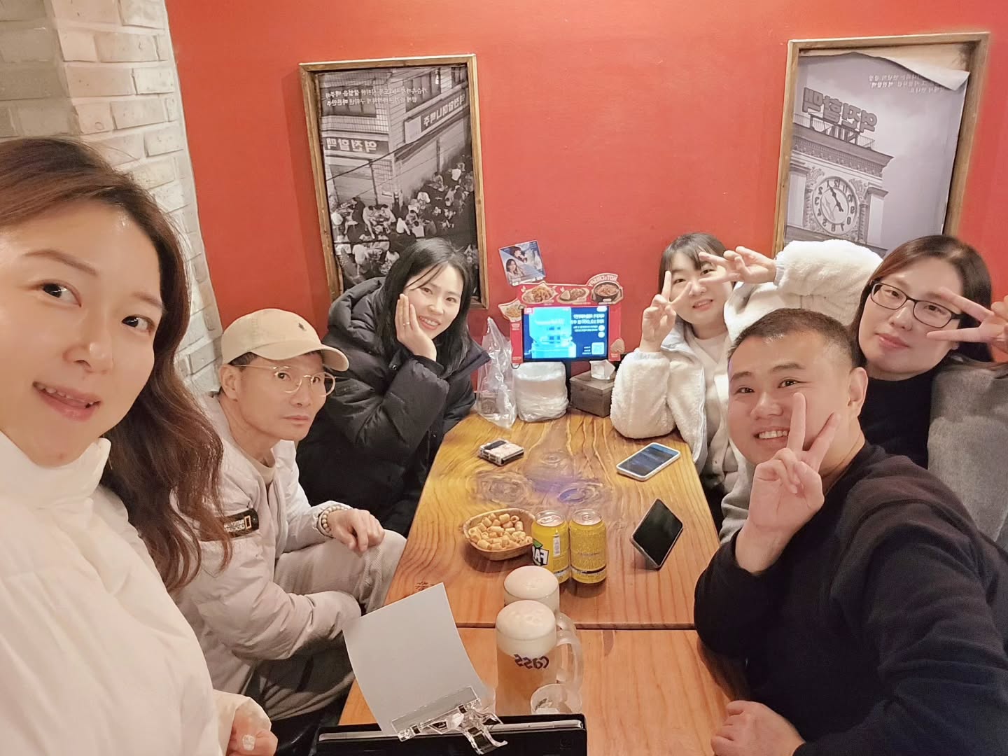 #7년인연 #전직장동료 #만나면늘반가운 #2025년에만나요
.
2018년부터 이어온 인연
이사와서도 기동력 좋은 나는 불러주심 갑니다~
톰과 제리같은 센장님과 7년만에 투샷 ㅋㅋ
2025년에도 자주 보아효~😊😊
.
.
#천안방문 #청당동 #다음은동탄?
