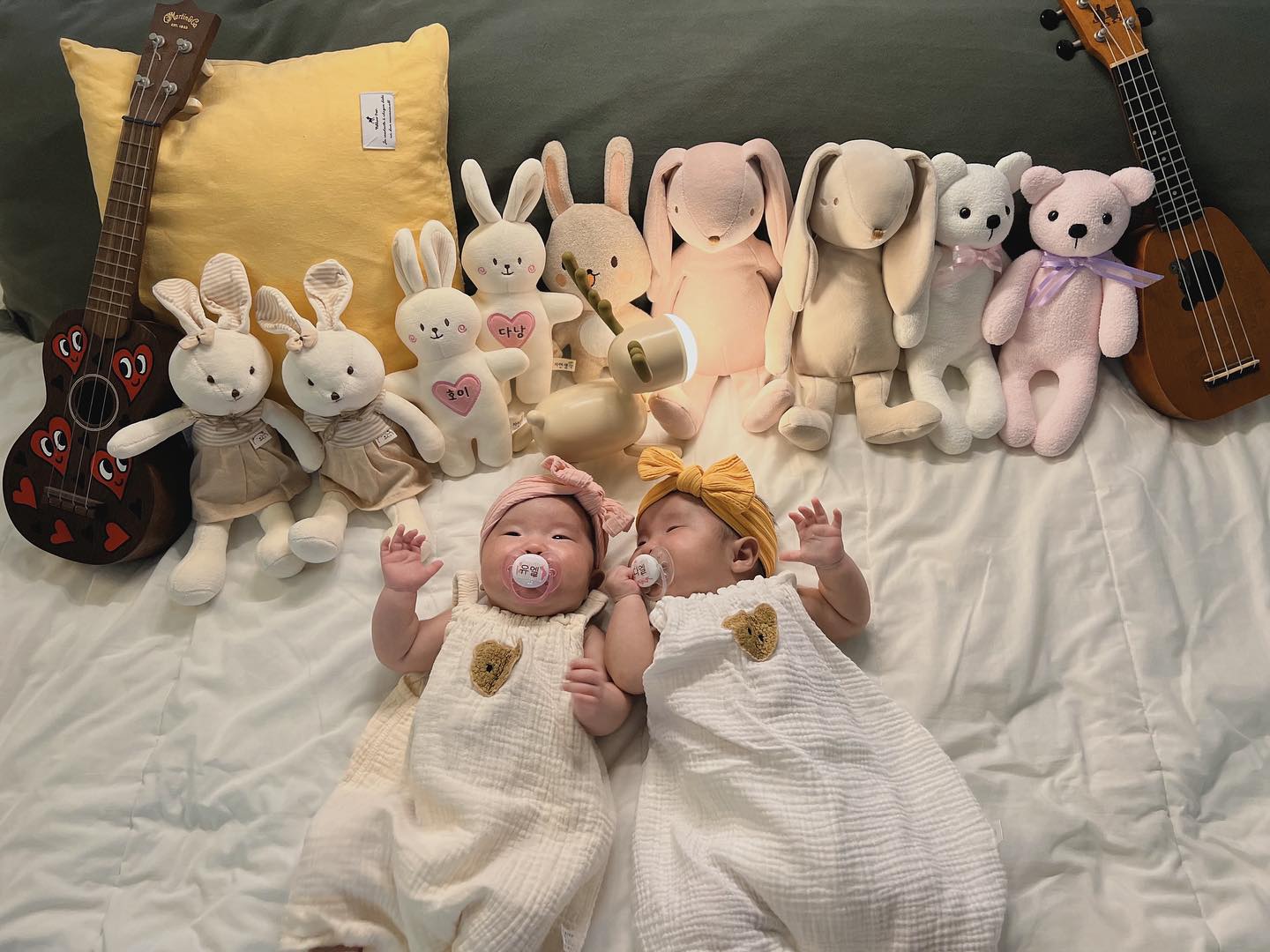 둥이들 셀프 50일 촬영~

#쌍둥이 #쌍둥이육아 #50일 #50일촬영 #육아팅 #baby