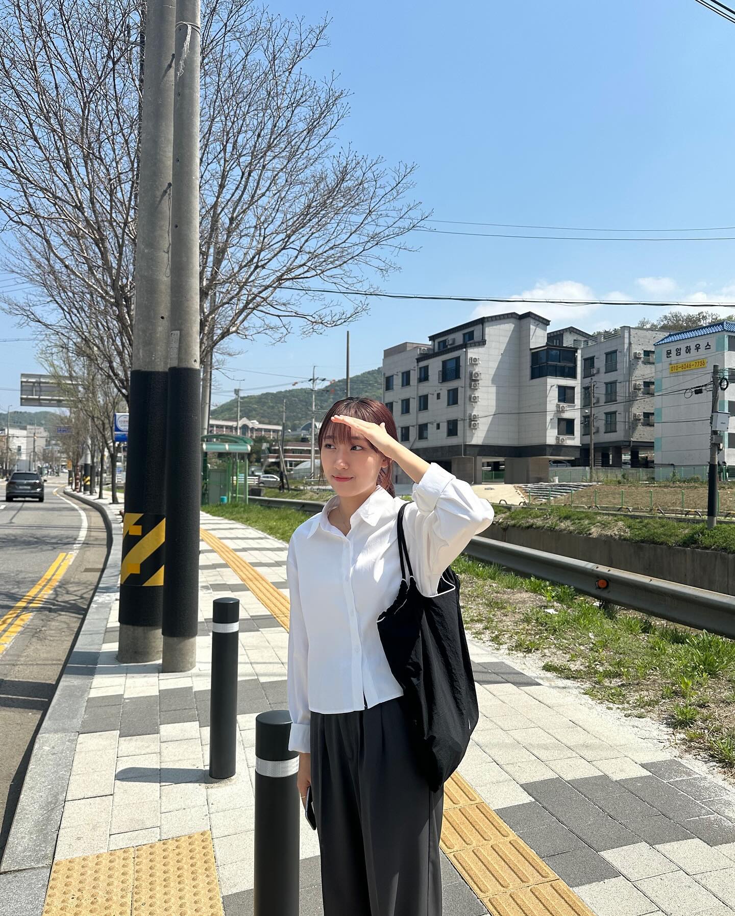 현실은 공강에 밖에 나왔다가 더워서 후회한 사람