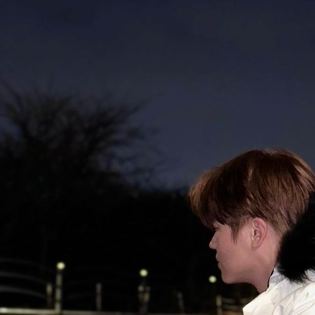 허윤서 on Instagram: "#광고 나만의 고급스러운 메탈카드 “Goldenrod" . . Goldenrod에서 고급스럽고 예쁜 메탈카드 만들게 되었어요 메탈카드 사용할 일이 생길 때마다 신나고 설레네요! . . #광고#