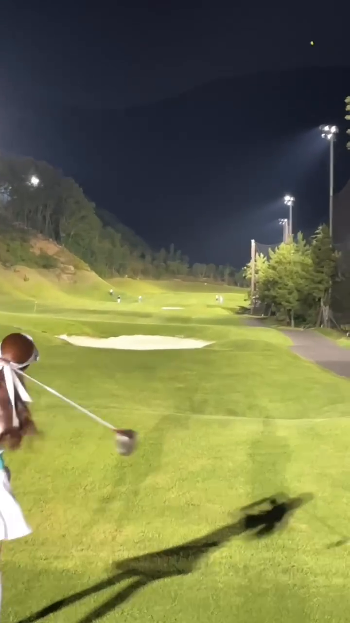 나갔을 땐 크게 외쳐주세요..🎤 #fore 

Fore 포어⛳️
골프에서 날아오는 공을 조심하라고 외칠 때 사용해요!

#골린이성장일기 #골프입문 #골프스윙영상 
#골프정보 #골프상식 #골프스타그램