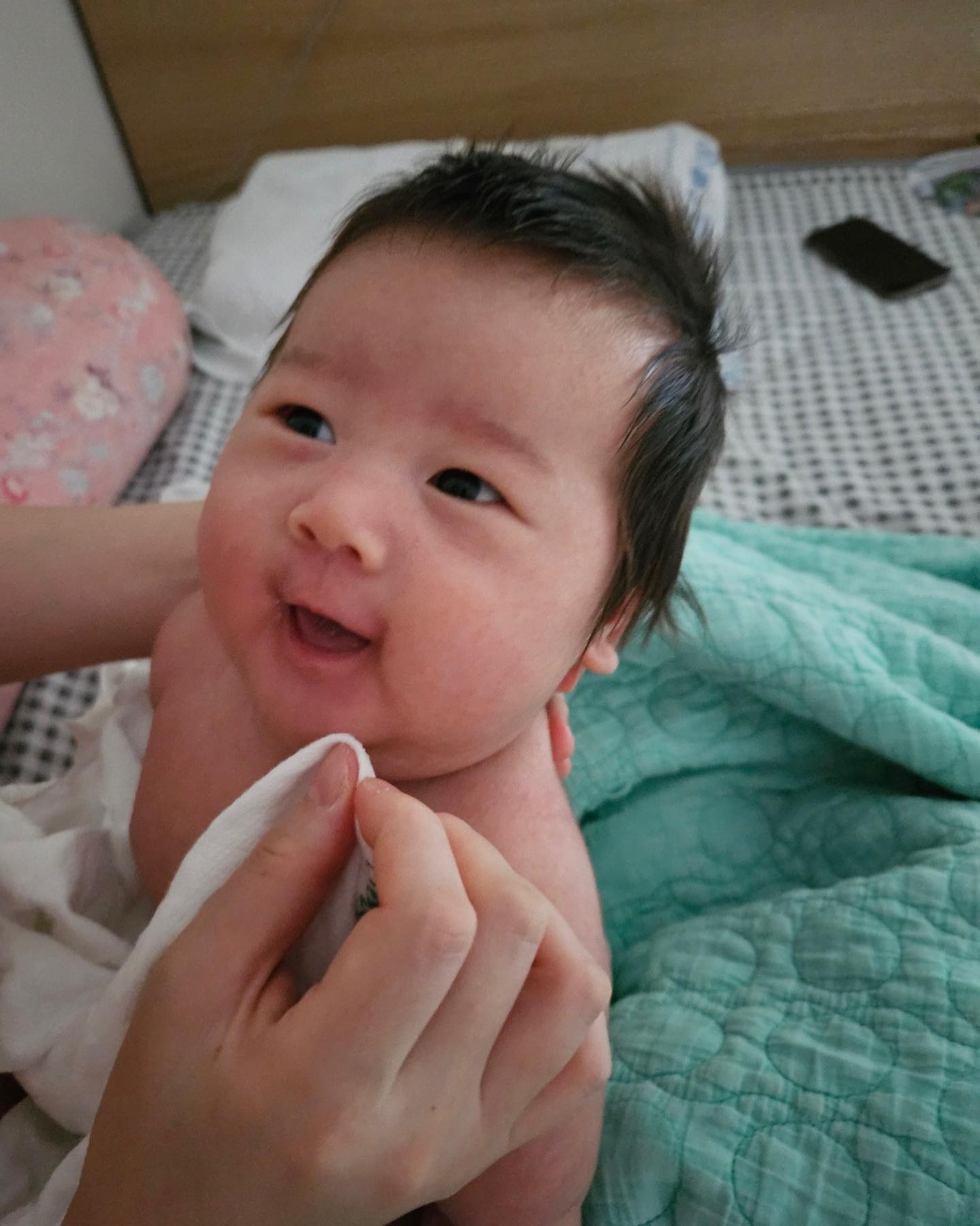🏷️ 김지유 50일차

엄빠맘 녹는댜.. 𖤐
모든 피로가 녹는 요 미소 !
오늘 하루도 힘내서 육아할 수 있을거 같아

아침이 행복한 금지유ꪔ͈̫💗

#배냇짓☺️#김지유50일차