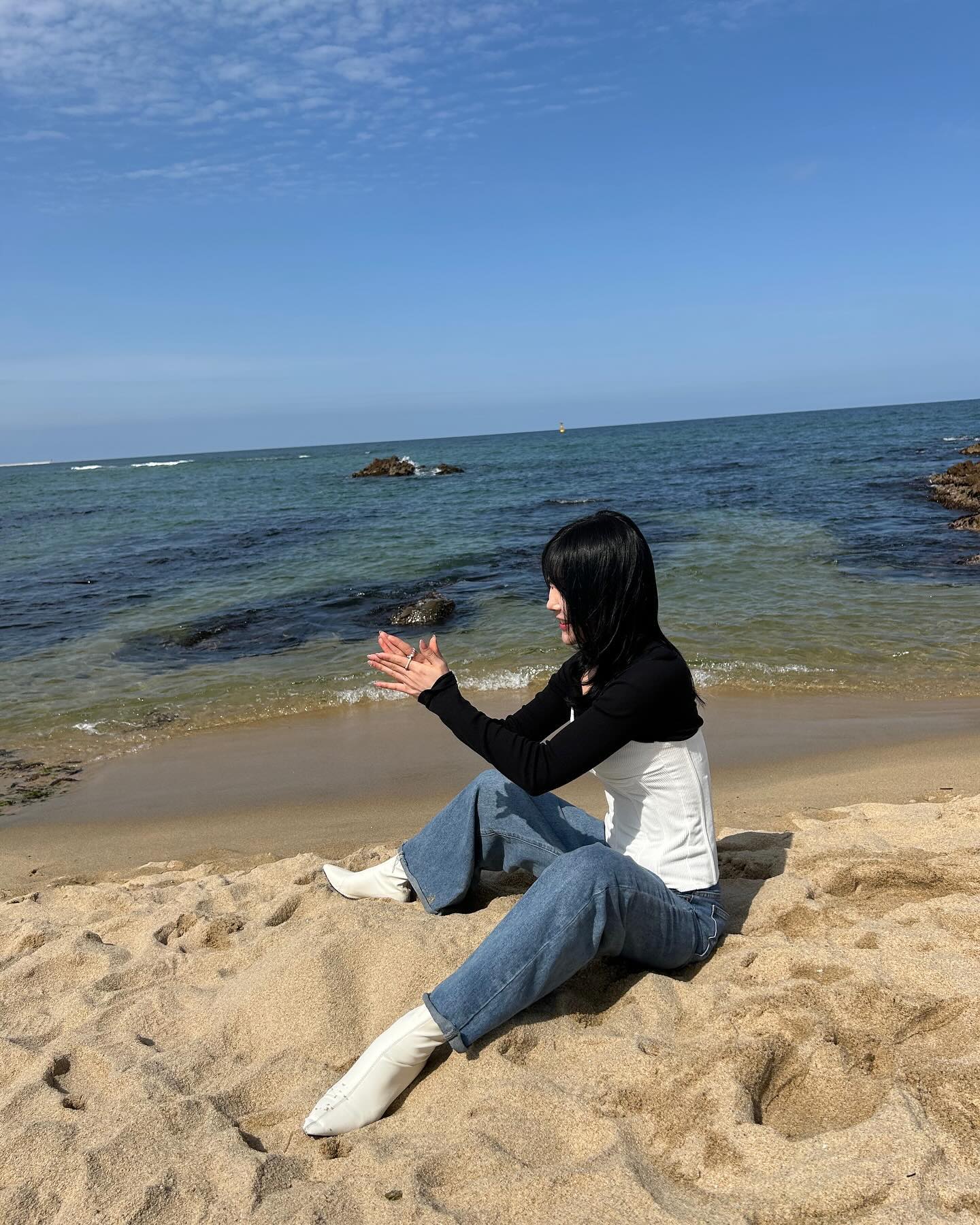 갑자기 부쩍 꽃놀이가고 바다구경하러 가는게 좋아졌다;; 늙었나
나도 6년전엔 바다와도 아~~~~무 감흥없었다~ (-_-)