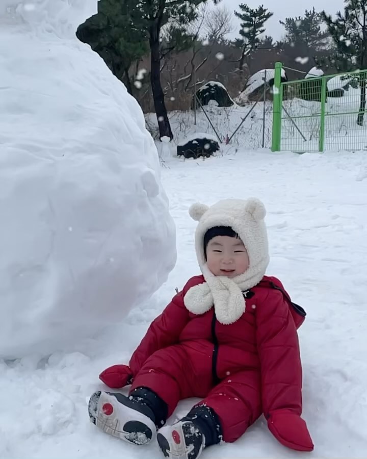 아들 첫 눈놀이 ❄️🩵
#두번째겨울
#귀여움기록