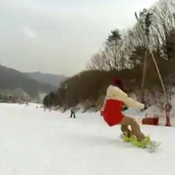 라이딩 사진 필요해서 뒤적이다가 유물발견
딱 10년 전 영상인데 감회가 새롭네🤣

이때 진짜 보드가 너무너무너무 좋았었다
그뒤에 열심히 타야했는데..

#쪼랩 #관광보더 #휘팍 #휘닉스파크