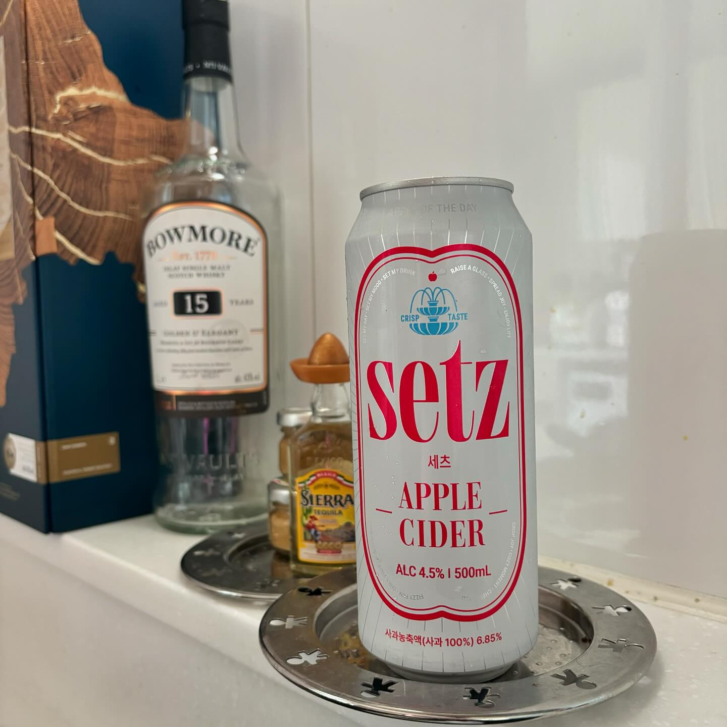 #협찬 
요즘 편의점 인싸템 세츠 # #SETZ 🍏 
사과 원물의 새콤달콤한 풍미가 어우러진 청량한 탄산감의 애플사이더 알콜 도수 4.5도로 딱 기분좋은 알딸딸 ☺️
당을 최소화하고 과일 원물의 은은한 단맛과 청량함으로 과하게 달지 않아 편하게 음용 가능한 주말 오후 낮술로 딱이네융 🍎🤪
세츠 홈피 https://setz.co.kr
인스타그램 https://www.instagram.com/setz.official
🍶지나친 음주는 뇌졸중, 기억력 손상이나 치매를 유발합니다. 임신 중 음주는 기형아 출생 위험을 높입니다.

_
#세츠 #세츠애플사이더 #애플사이더 #편의점인기템 #과실주 #사과주 #사과맥주 #편의점신상맥주 #신상주류 #편의점신상 #편의점인싸템 #알콜스타그램 #술스타그램 #낮술 #낮술스타그램 #🍾