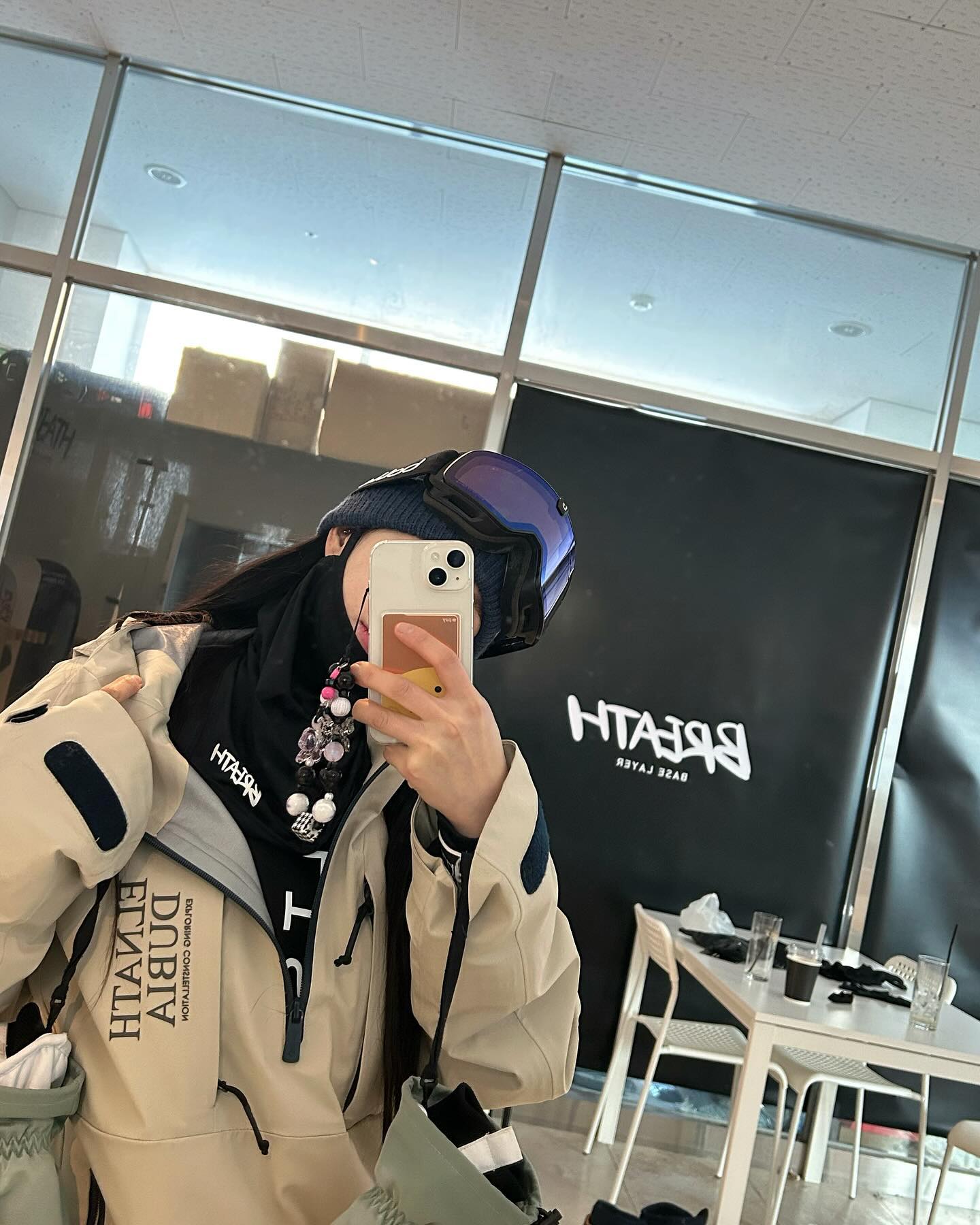 난 브레스 입어

개인적으로 한파 꽁꽁오는 미친 추위보다
스프링 시즌에 무조건 입어줘야 하는 필템으로
브레스 레이어 추천! 울브레스 못 참쥐
바라클라바도 귀걸이형이라 지금 무조건이얌

땀 삐질삐질 흘려도 내 속살은 뭔데 뽀송한건데 
thank you, breath_layer 

#스노우보드 #보드복 #보드복코디 #겨울스포츠 
#브레스레이어 #이너 #운동복 #스키장 
#스프링 #보드 #snowboarding #snowboard 
#snowboarder #바라클라바 #겨울코디