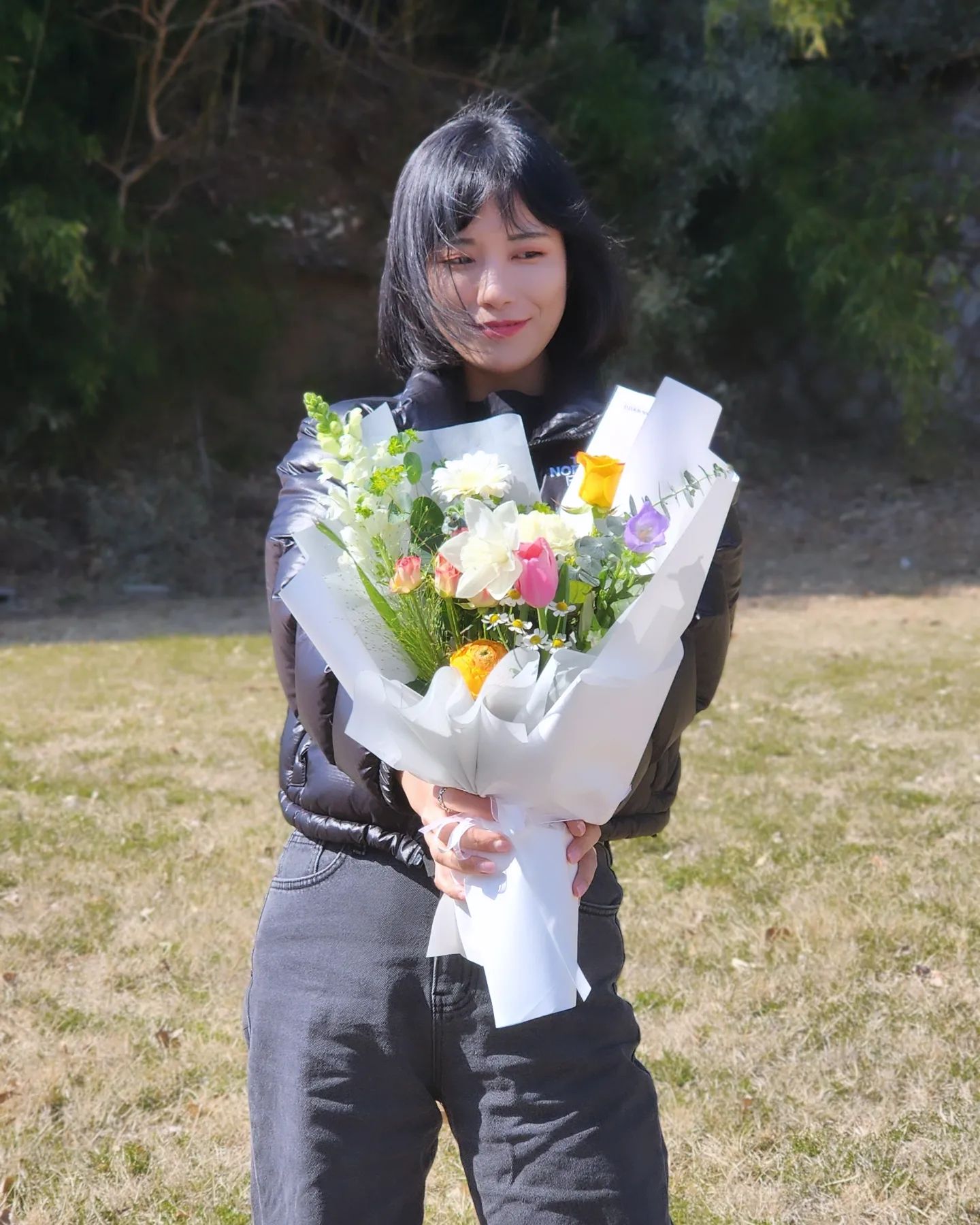 얼마만에 인스타♡
신랑이 화이트데이 선물로 예쁜꽃사줘서 너무 신남
자연광 최고다 진짜ㅠㅠ
맨날 눈.비만 보다가 광합성하니깐 죠쿤♡
#화이트데이 #선물 #꽃다발
#부부스타그램 #경주 #신혼부부
#경주스타그램 #러블리 ########