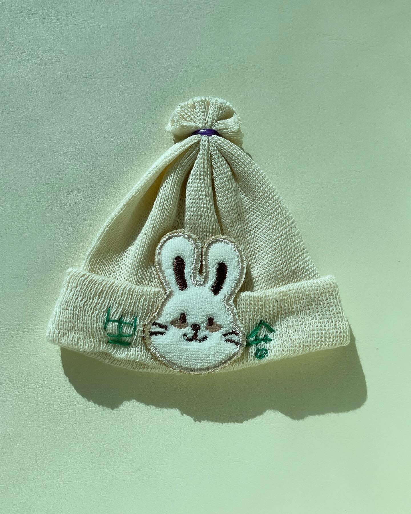 뽀숑파파가 한땀 한땀,,,🪡🧵
새겨준 뽀숑! 군대명찰이후 처음 한 바느질 치고는 꽤나 훌륭👏🏻👏🏻👏🏻캥거루케어에 쓸 뽀숑모자🧢👍🏻

#캥거루케어 #신생아모자 #태명자수 #태명_뽀숑 #곧보자뽀숑💓