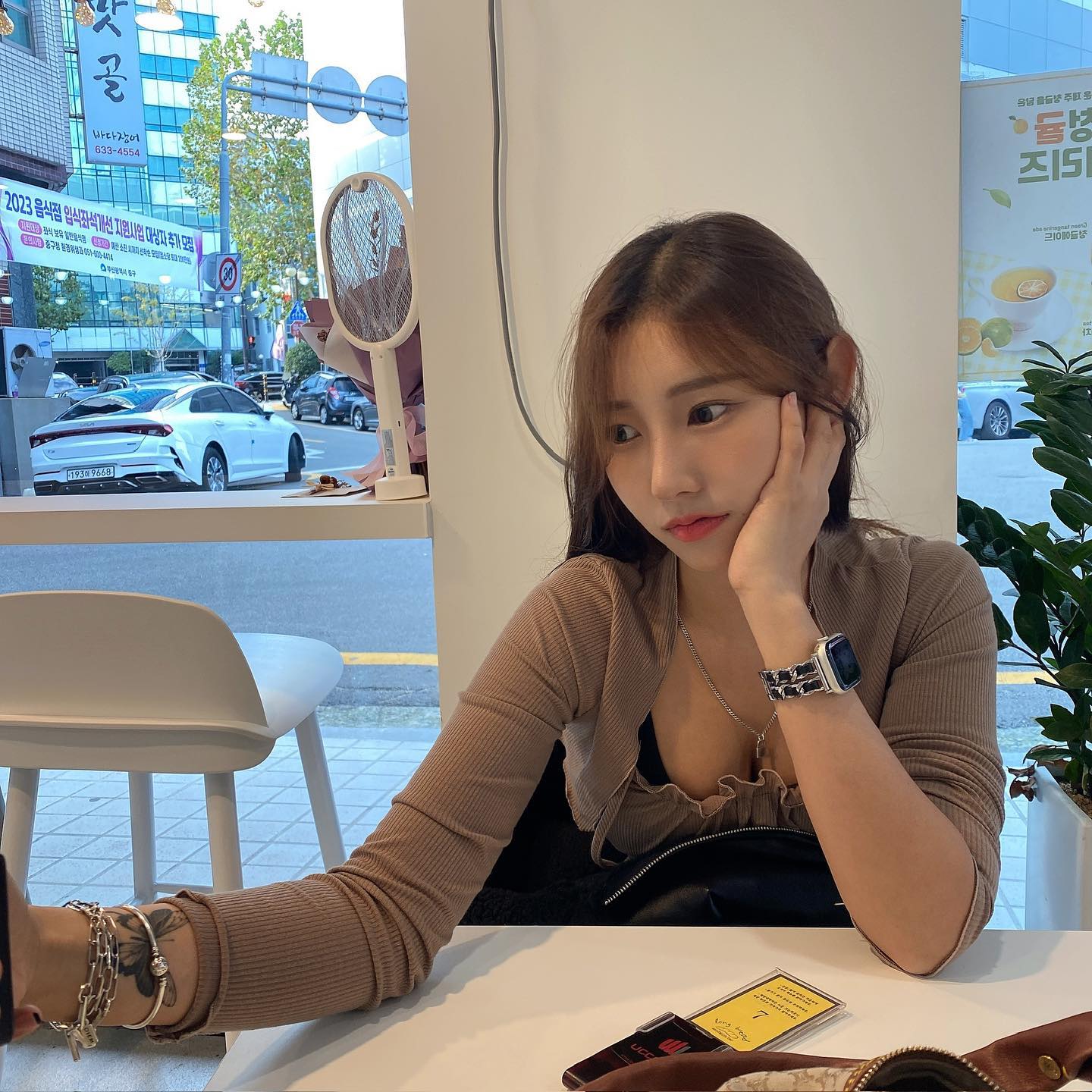 남사친 시점👀쿼카영
.
.
.
현실은 똥쟁이 동생들과 우정여행🫶🏻

#부산 #부산여행