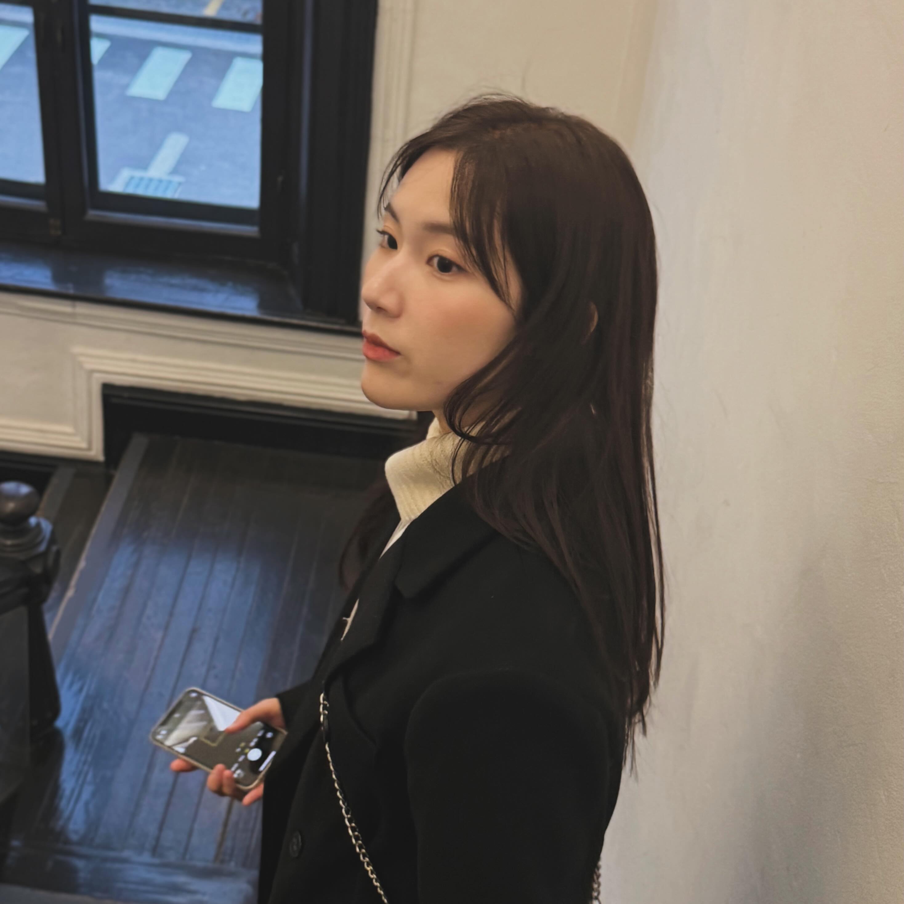 #레이어드컷#매트브라운 
.
.
안녕하세요 엘바이블룸 혜림쌤입니다💛
.
.
무작정 무겁게 기르는 머리보다는 
가볍게 즐기시는 레이어드컷+레이어드펌
미리 준비해보세요💛

붉은기 없는 매트브라운과 함께 추천드려요💛
.
.
🥕네이버 예약시 30%할인

#김포헤어샵#김포염색#구래동미용실#김포탈색#김포미용실#구래역미용실#고촌읍미용실#풍무동미용실#운양동미용실#김포남자머리#김포머리잘하는곳#장기동미용실#김포레이어드컷#레이어드컷#김포볼륨매직#레이어드펌#김포중단발#김포웬디컷#김포중단발레이어드컷#김포단발#김포염색#김포매트브라운#레이어드펌#김포레이어드펌#김포허쉬펌#김포c컬펌