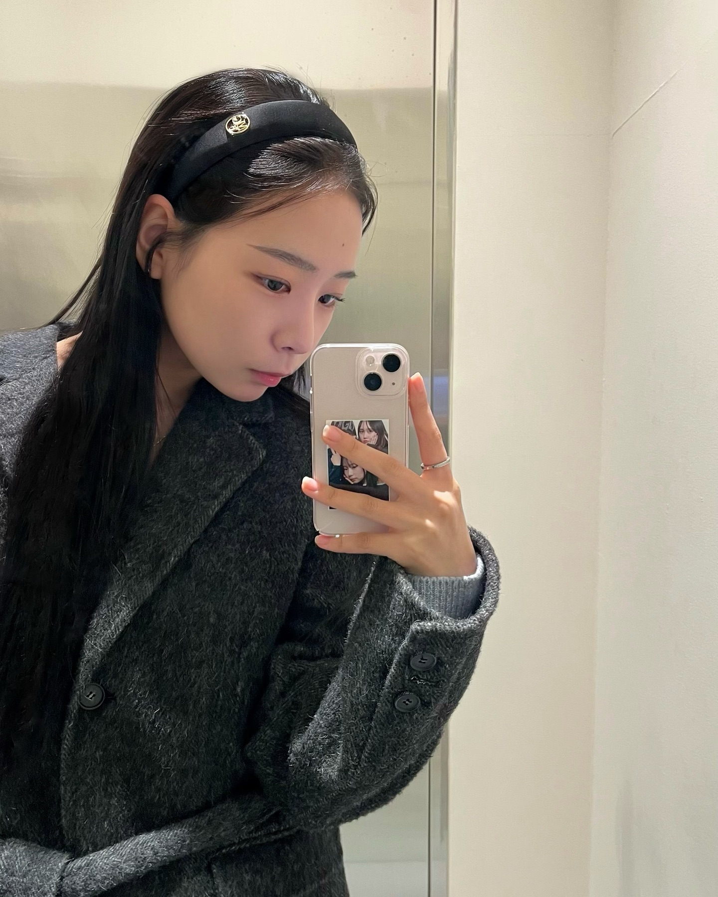 유치원 이후로 처음 써보는 머리띠 🐰
깐쥬가 더 나을지도 ..?