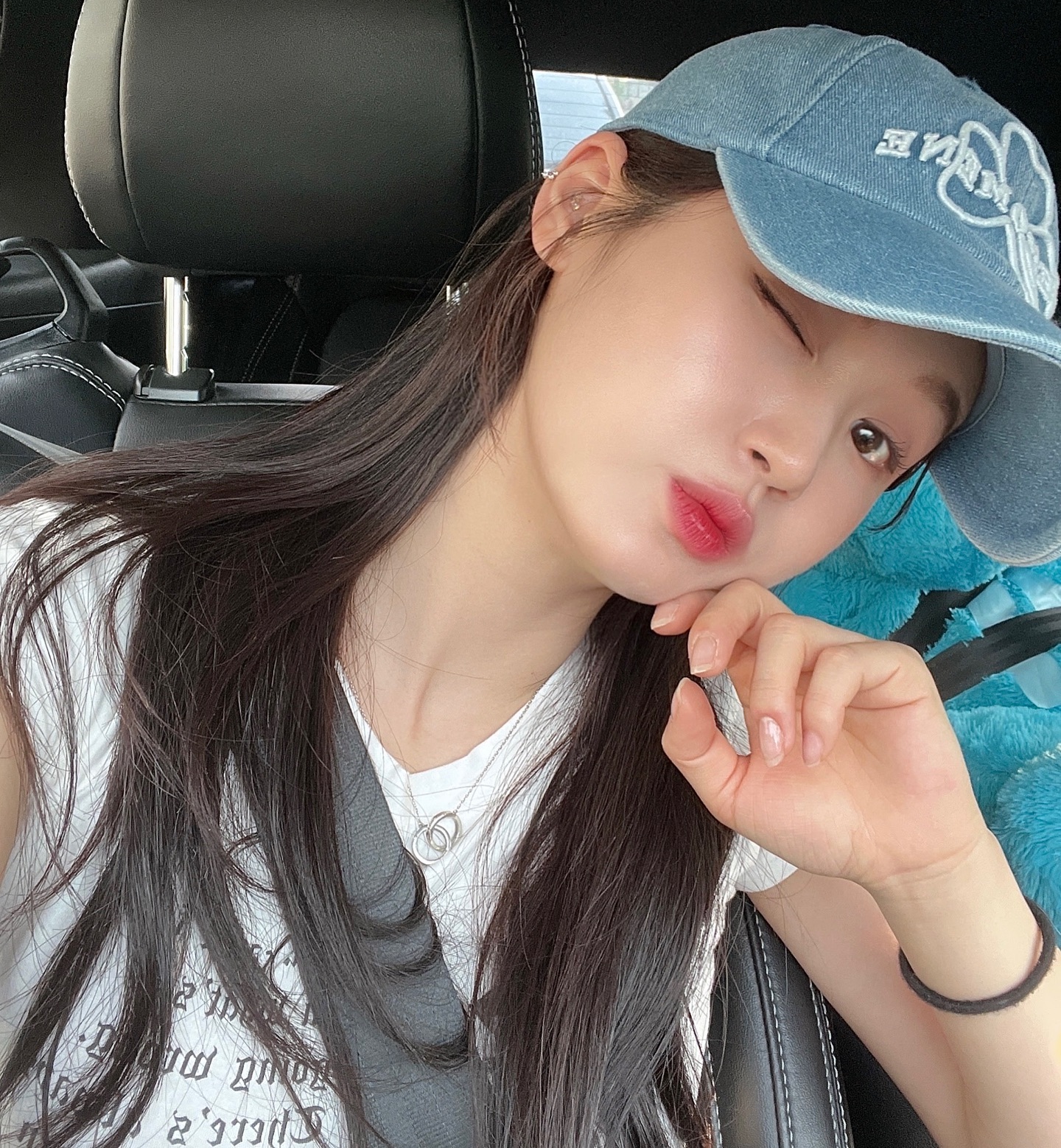 Ⓗⓘ🧢🕶️ #드라이브

#페노메네 #볼캡 #모자코디 #데님코디 #데님볼캡 #옷그램 #일상그램 #오오티디 #dailylook #ootd #selfie #koreanstyle #koreangirl #볼캡추천 #여름코디 #lfl #selstagram #얼스타그램