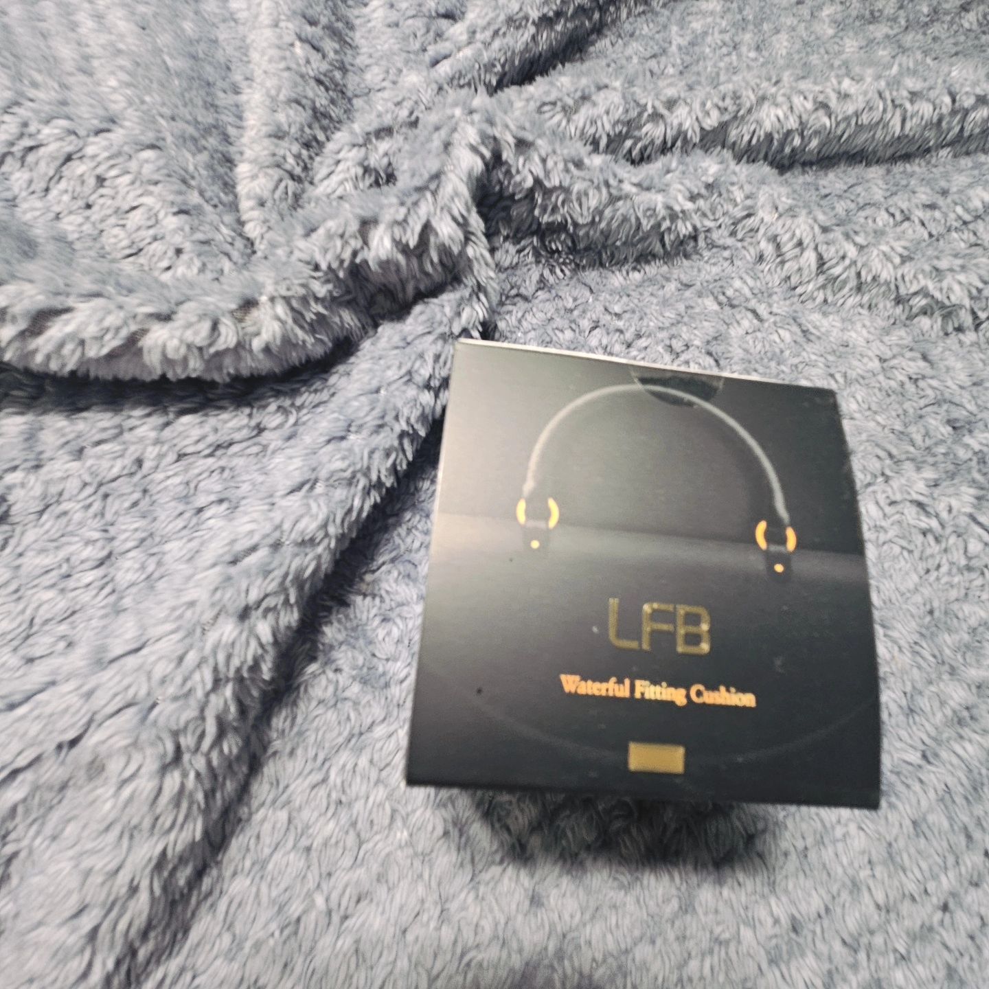 마샘 LFB 워터풀 핏팅쿠션하나로
내 본연의 피부가 좋아지며
커버력까지 좋아서 태어날때부터 피부가 좋은 사람처럼 보이기성공👍
얼굴에 광이 차오르면서 끈적임없이 얇게 발리고
묻어남이 없는곳도 손꼽는 제품이었어요!
케이스까지 예뻐서 나의 잇템으로 선정😃
"
#광고 #협찬 #마샘 #워터풀핏팅쿠션 #LFB #수분쿠션 #화사한물광쿠션 #물광쿠션 #커버쿠션 #자연스러운쿠션 #쌩얼쿠션 #쌩얼메이크업