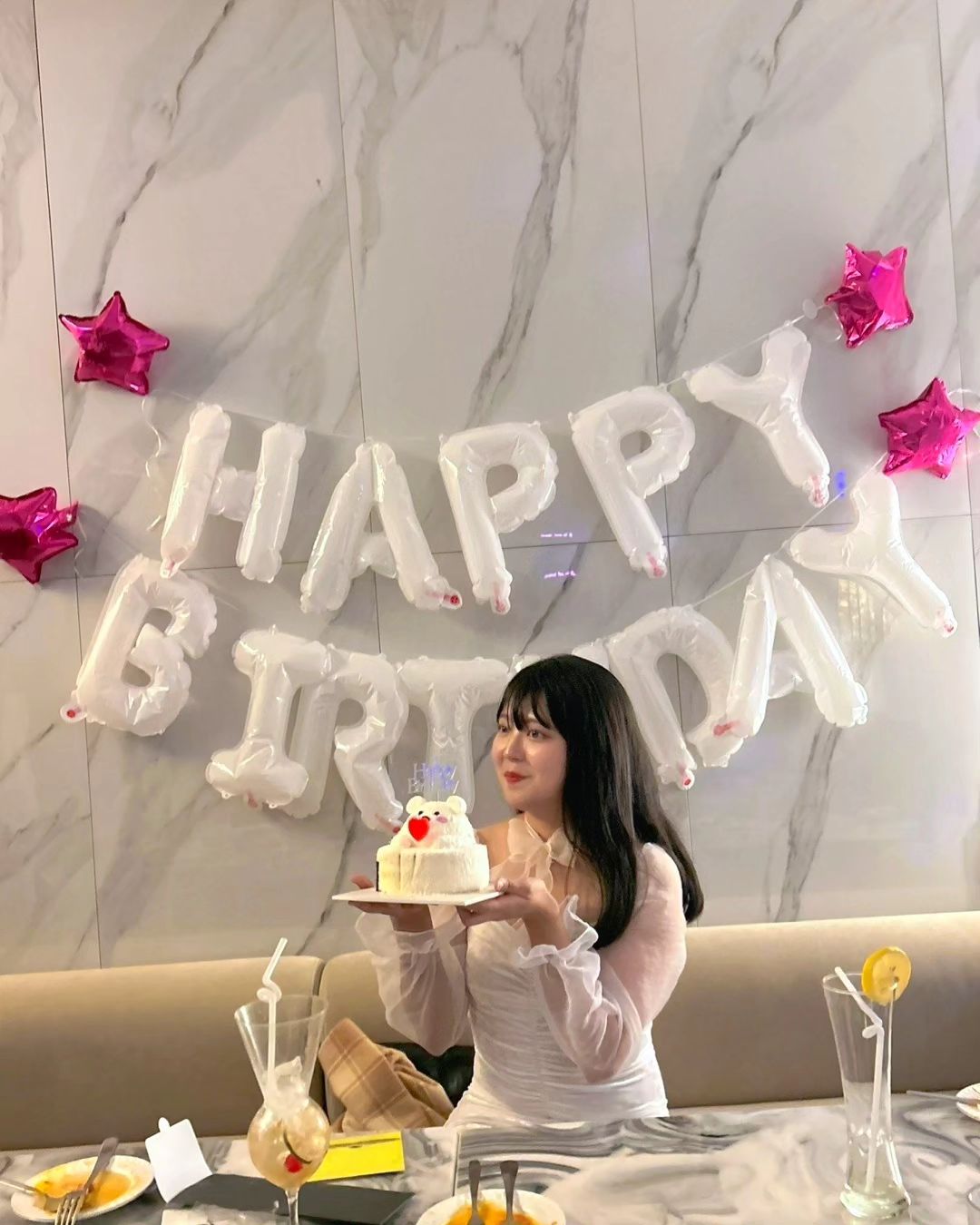 제일 행복했고 즐거웠던 생일파티🎂 와주신 모든분들 너무감사합니당🥰🥰