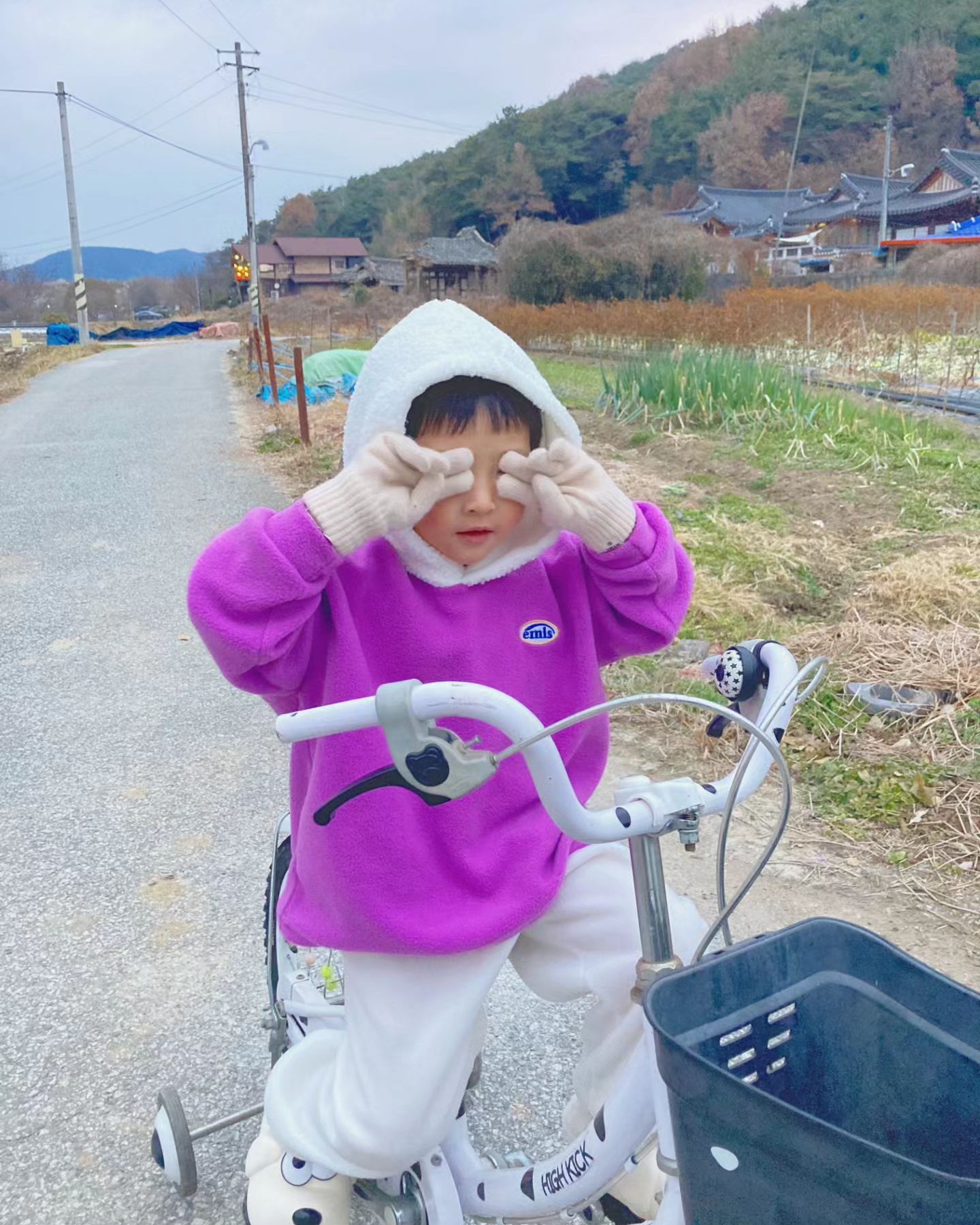 찐시골갬성(할매배추밭앞😏)
⠀
⠀