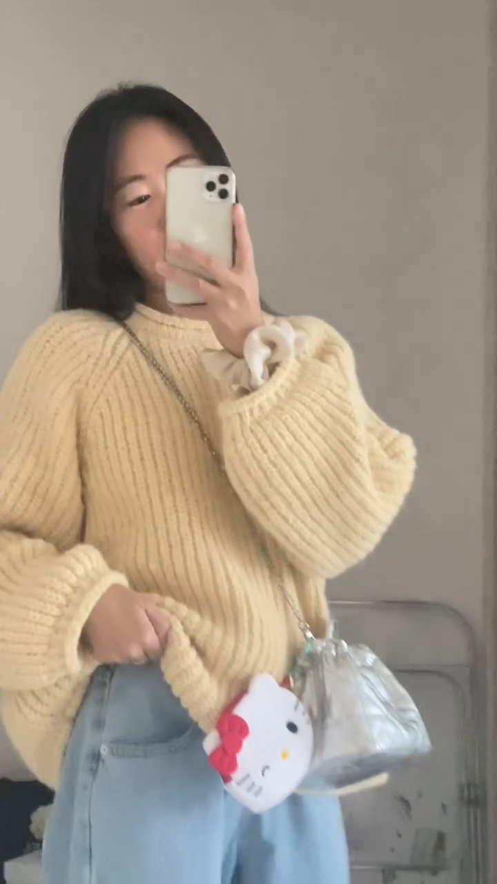 백만년만에 넘어졌자나 무릎에 왕만한 멍 들었자나🥹