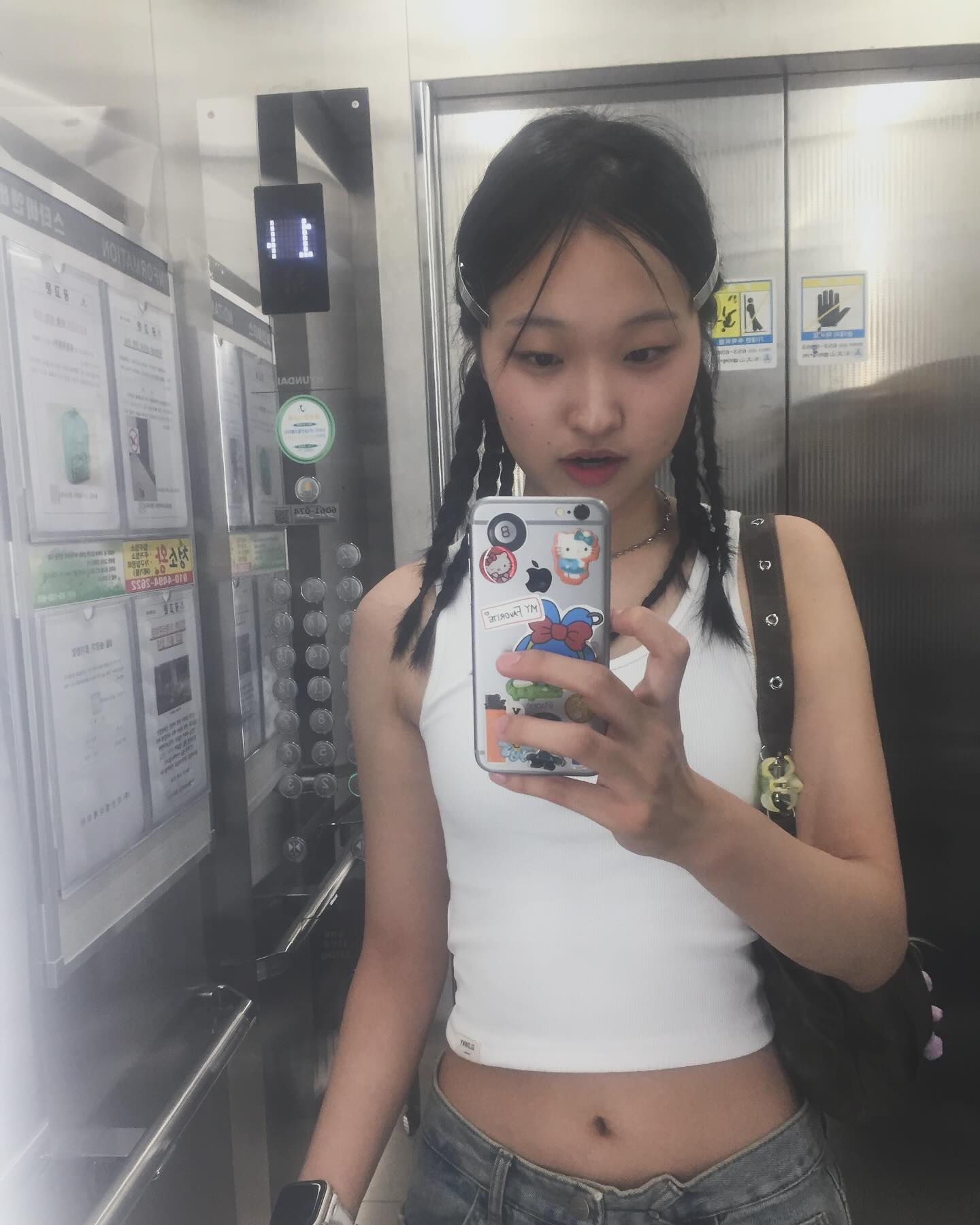 24年 8月 13日
1. 외모check!
2. 우주먼지와 사랑.
3. Ktx에서 키티 만들기
4. 헬로키티‘s 구성요소들••
5. 새로 산 머리핀 자랑~
6. 곰대야 .. 미안해
7. 키재기
8. 살아남은 개구리