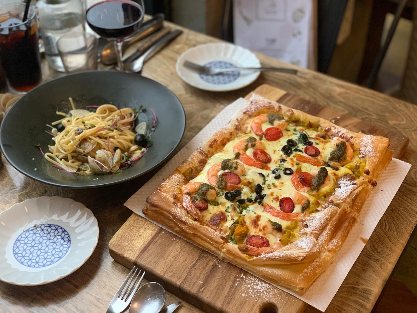 죽동 브런치 맛집 #오슬로의시간
파샤샥 부서지는 페스츄리 피자가 👍

오랜만에 동네 데이뜨..🩶

#죽동맛집 #죽동브런치 #죽동파스타 #죽동피자 #죽동데이트 #죽동카페