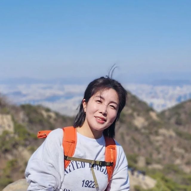 🇰🇷산수빈⛰️ on Instagram: "#⛰️ 내가 웃는게 웃는게 아니야😇 쉬운코스와 육봉능선의 갈림길에서 쉬운길을 좋아하지않아서 선택한 길 관악산 육봉능선에서 생사의 갈림길에 선 순간이